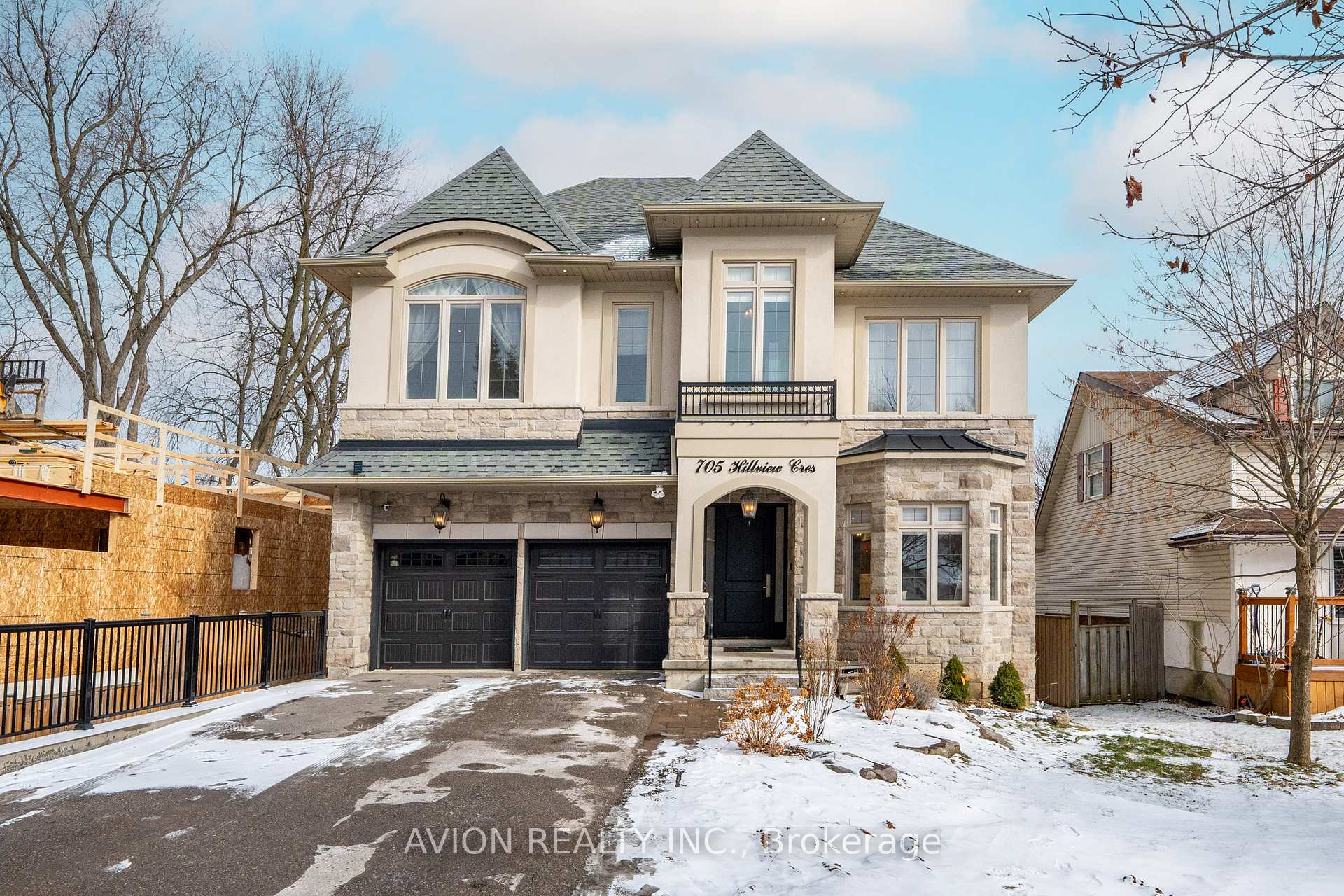 Photo 1 of 705 Hillview Crescent, Pickering, West Shore — HOMEH