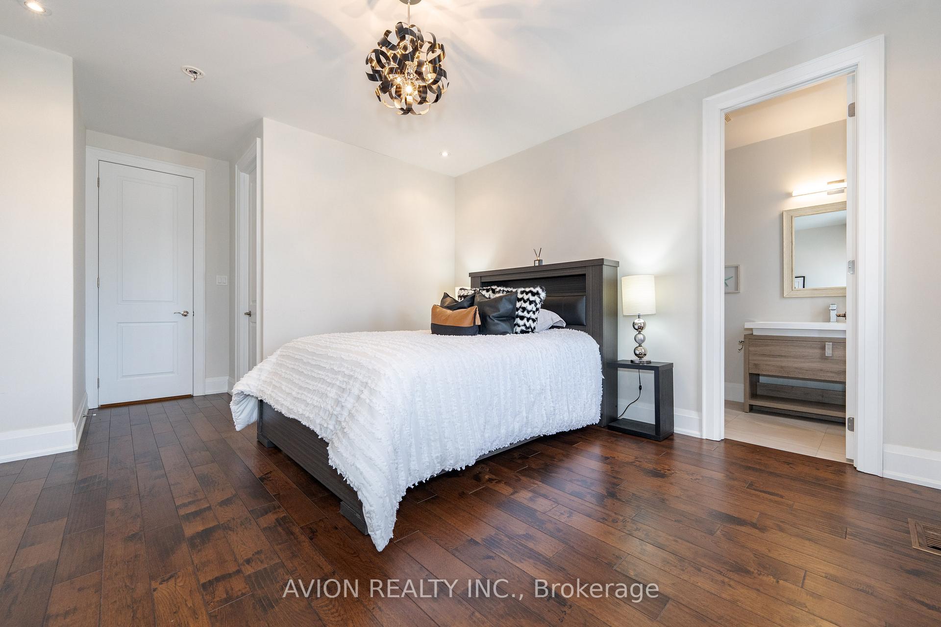 Photo 23 of 705 Hillview Crescent, Pickering, West Shore — HOMEH