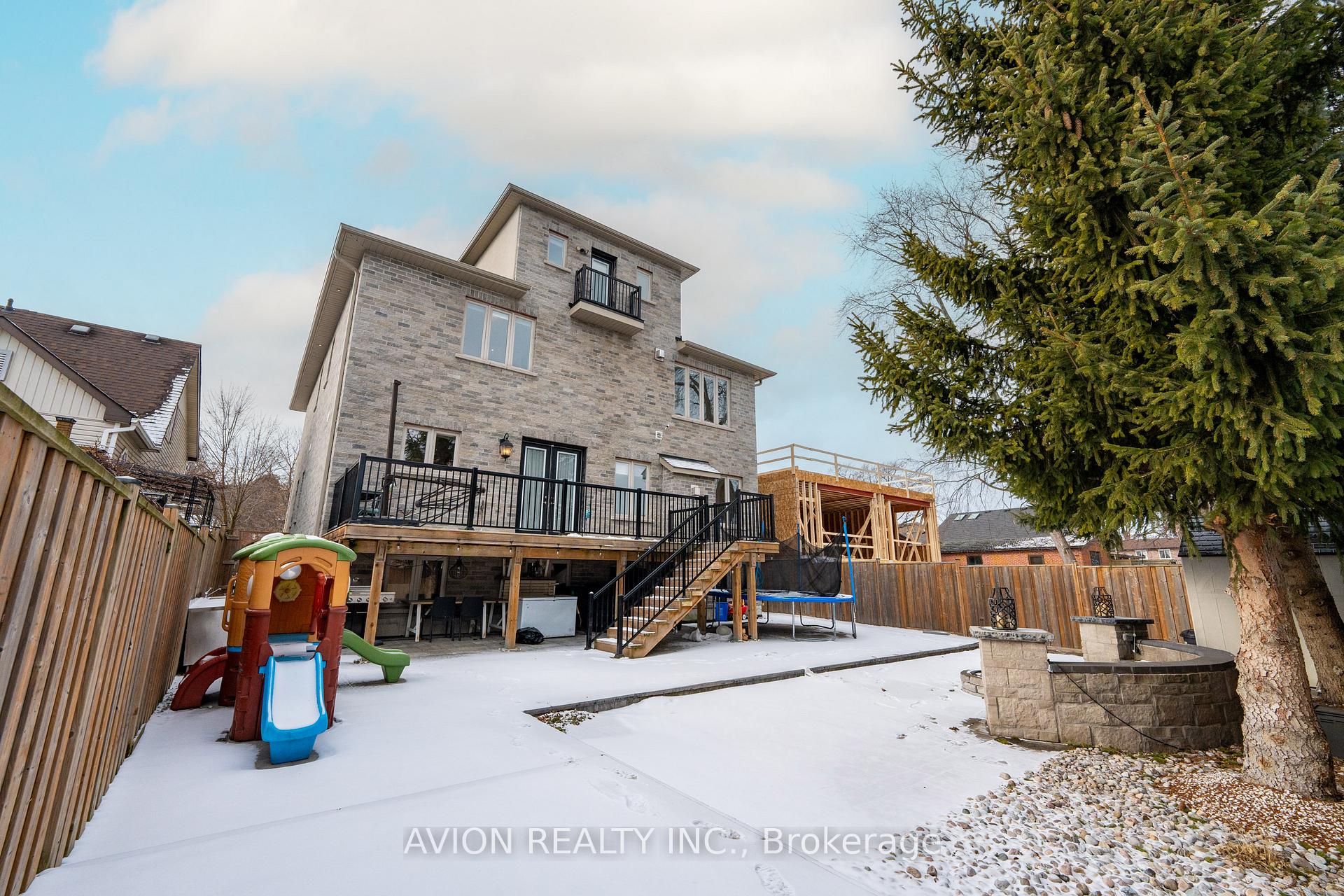 Photo 39 of 705 Hillview Crescent, Pickering, West Shore — HOMEH