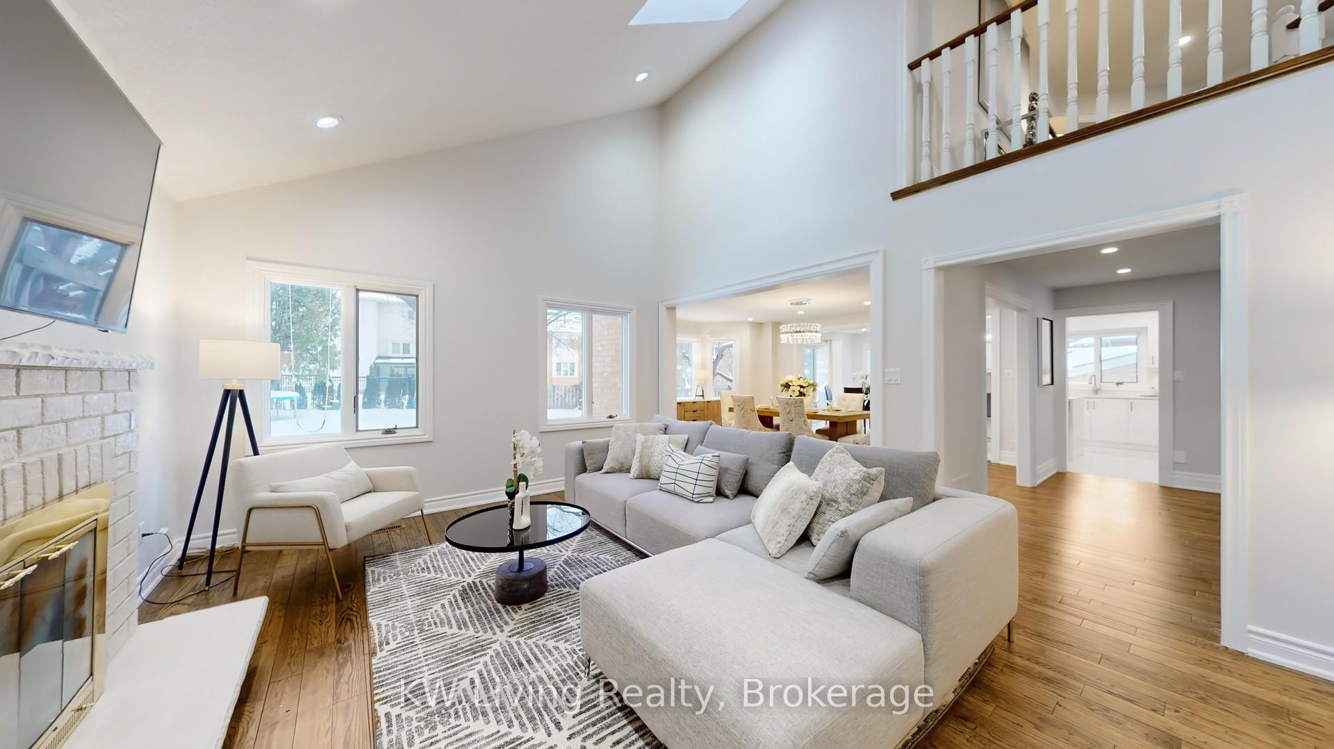 Photo 5 of 5 Chadwick Crescent, Richmond Hill, Bayview Hill — HOMEH