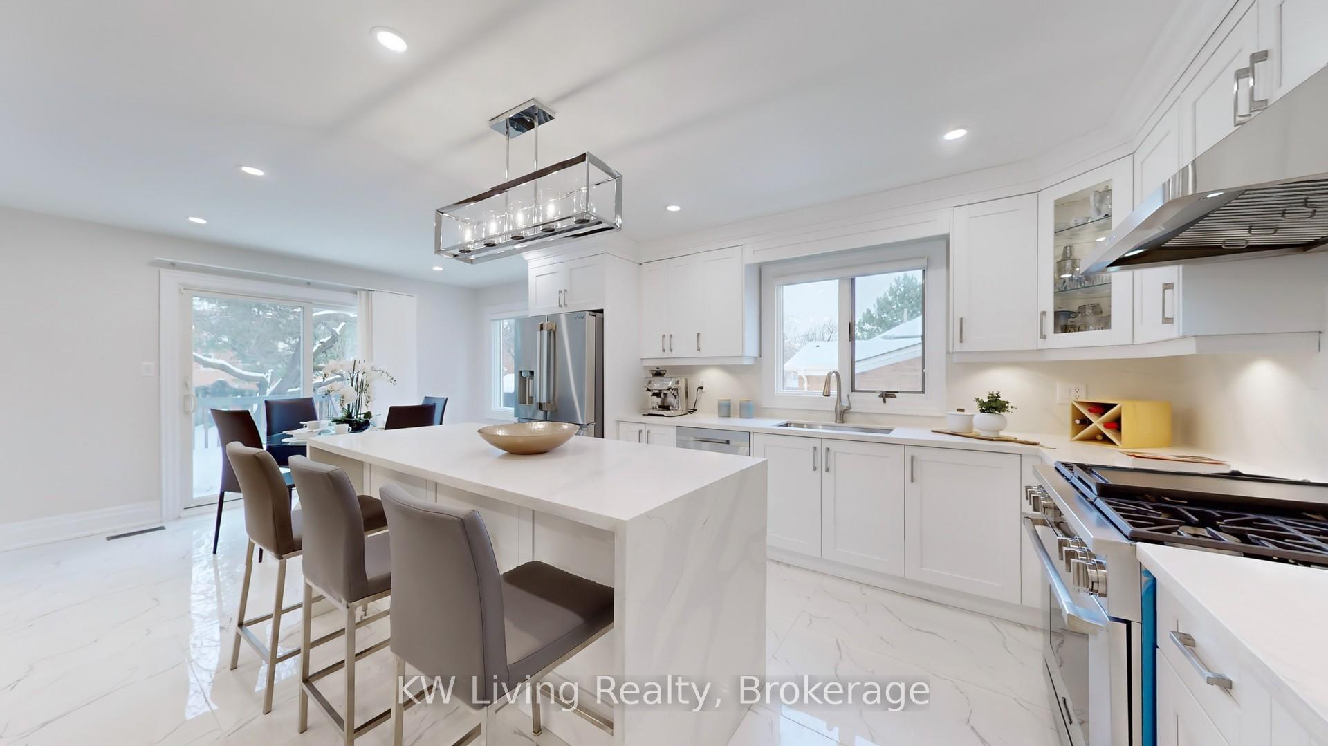 Photo 8 of 5 Chadwick Crescent, Richmond Hill, Bayview Hill — HOMEH