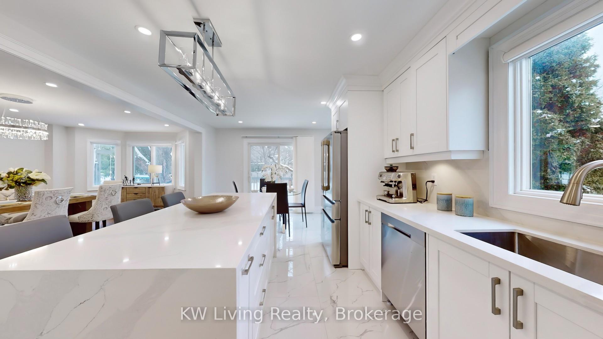 Photo 9 of 5 Chadwick Crescent, Richmond Hill, Bayview Hill — HOMEH