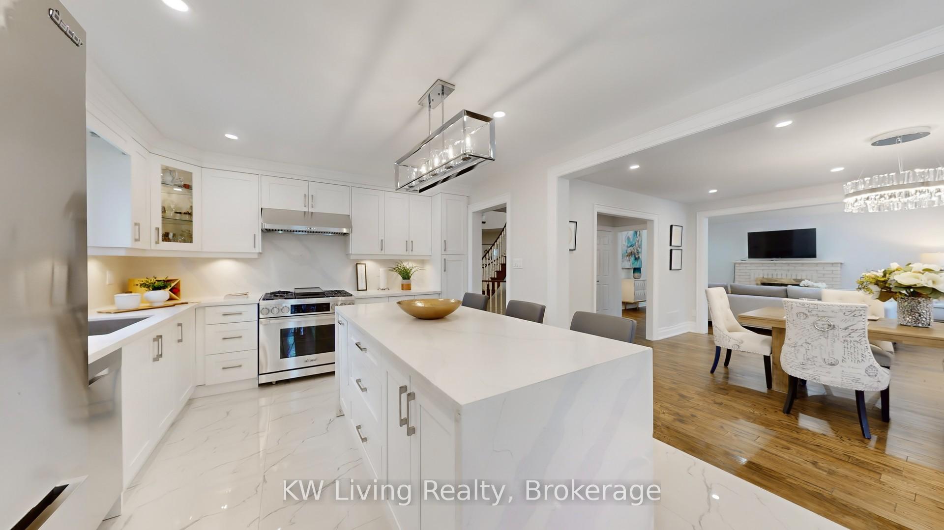 Photo 11 of 5 Chadwick Crescent, Richmond Hill, Bayview Hill — HOMEH