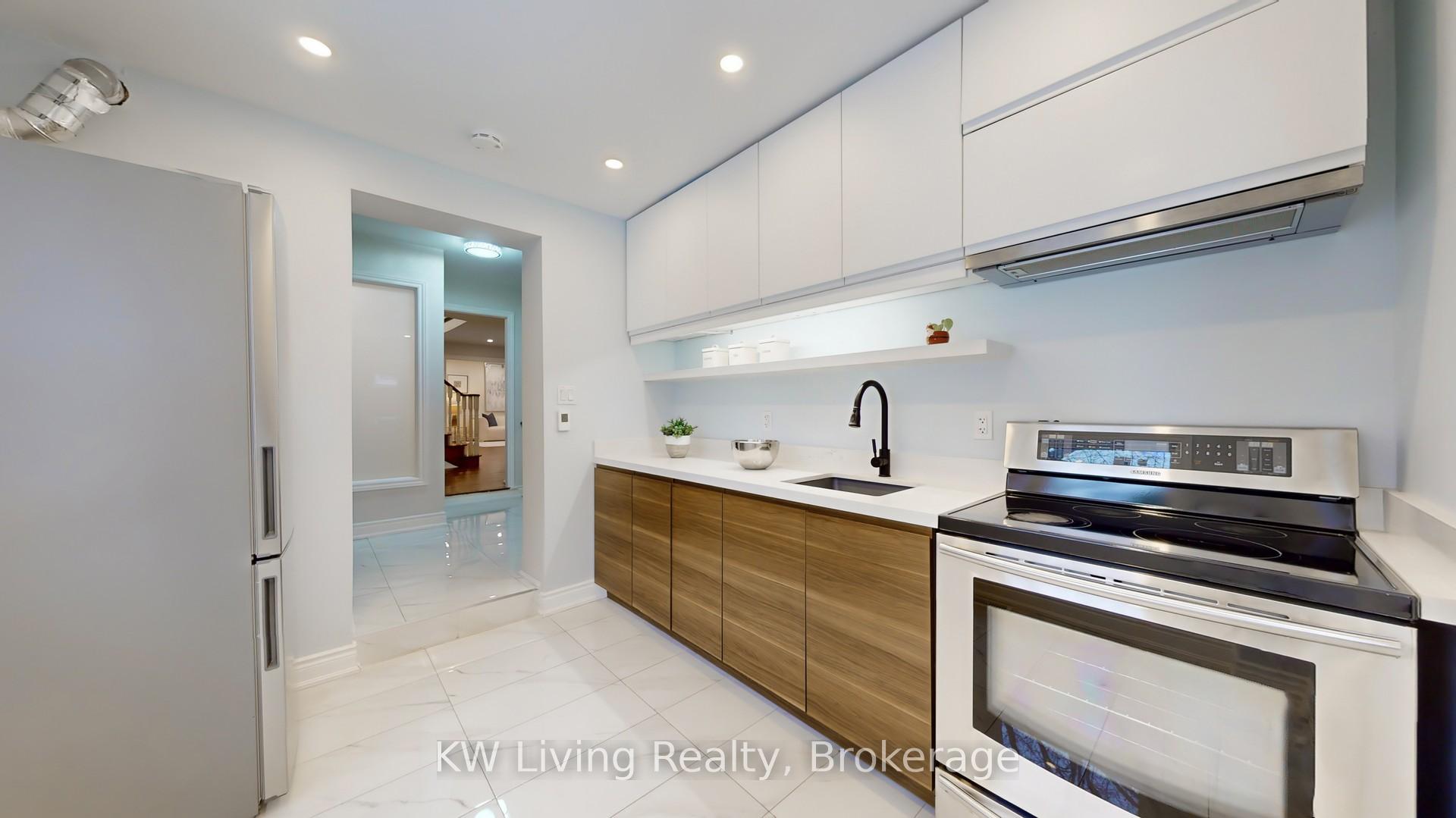 Photo 12 of 5 Chadwick Crescent, Richmond Hill, Bayview Hill — HOMEH