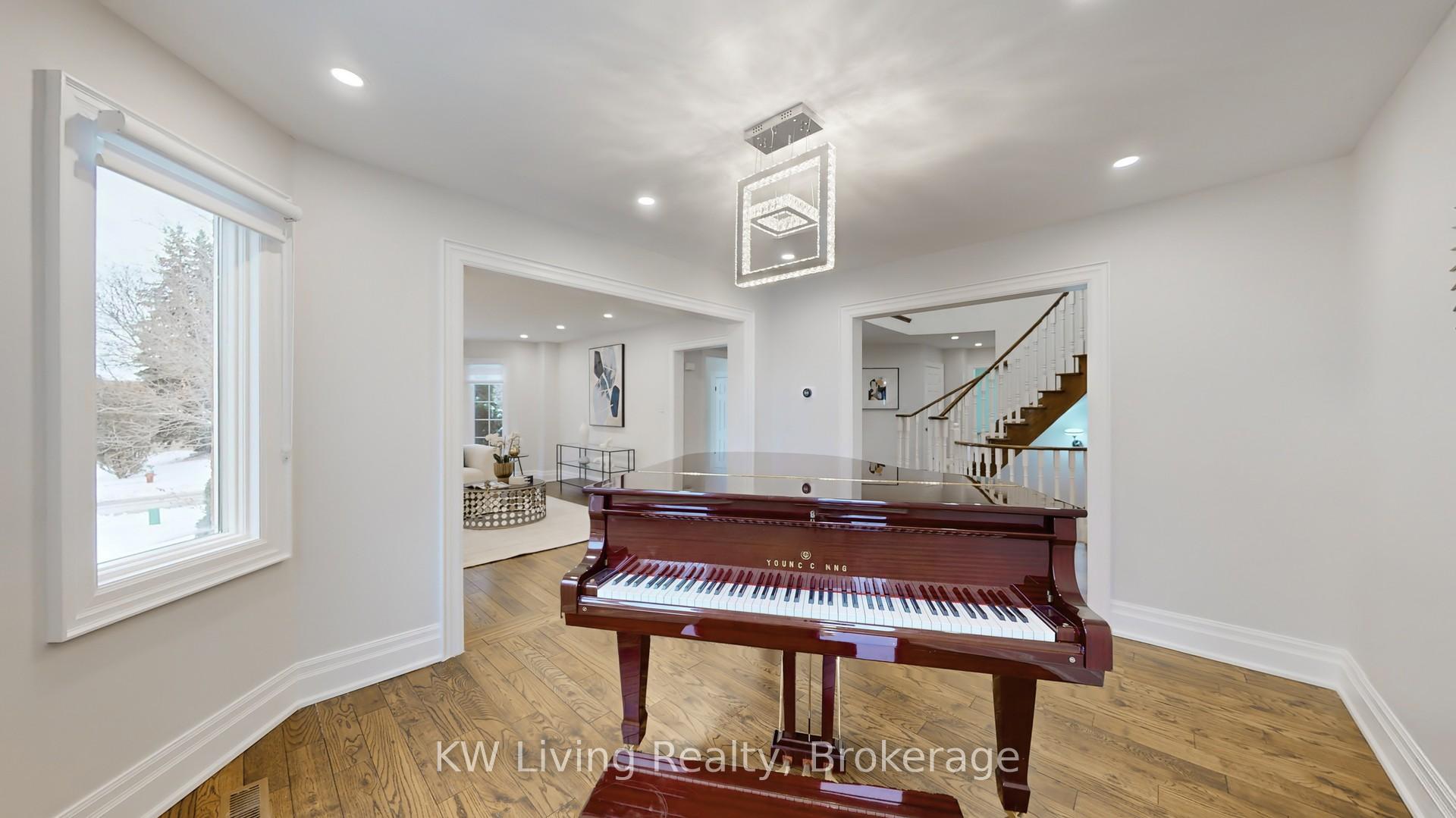 Photo 13 of 5 Chadwick Crescent, Richmond Hill, Bayview Hill — HOMEH