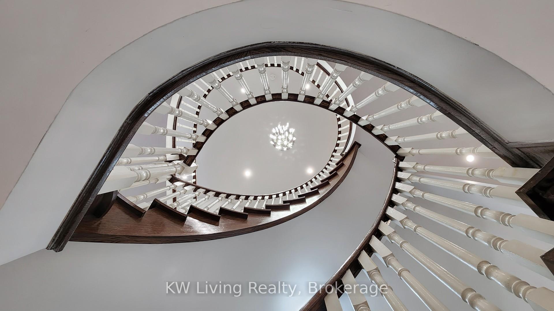 Photo 16 of 5 Chadwick Crescent, Richmond Hill, Bayview Hill — HOMEH