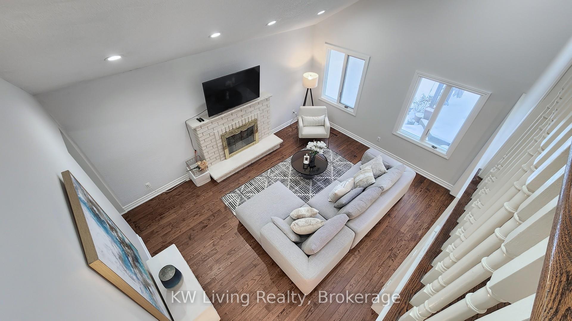 Photo 17 of 5 Chadwick Crescent, Richmond Hill, Bayview Hill — HOMEH
