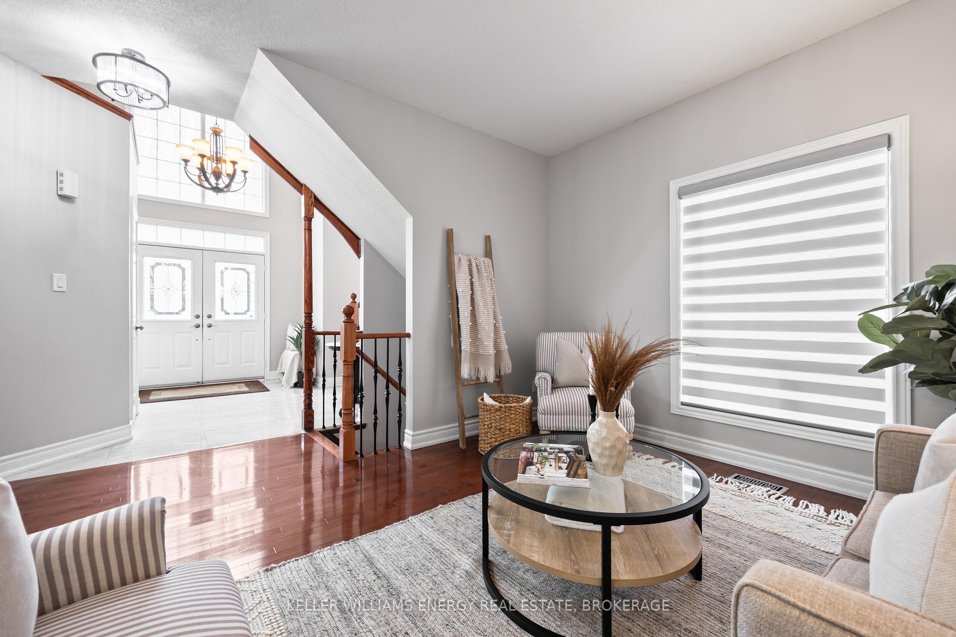 Photo 5 of 842 Darwin Drive, Pickering, Dunbarton — HOMEH