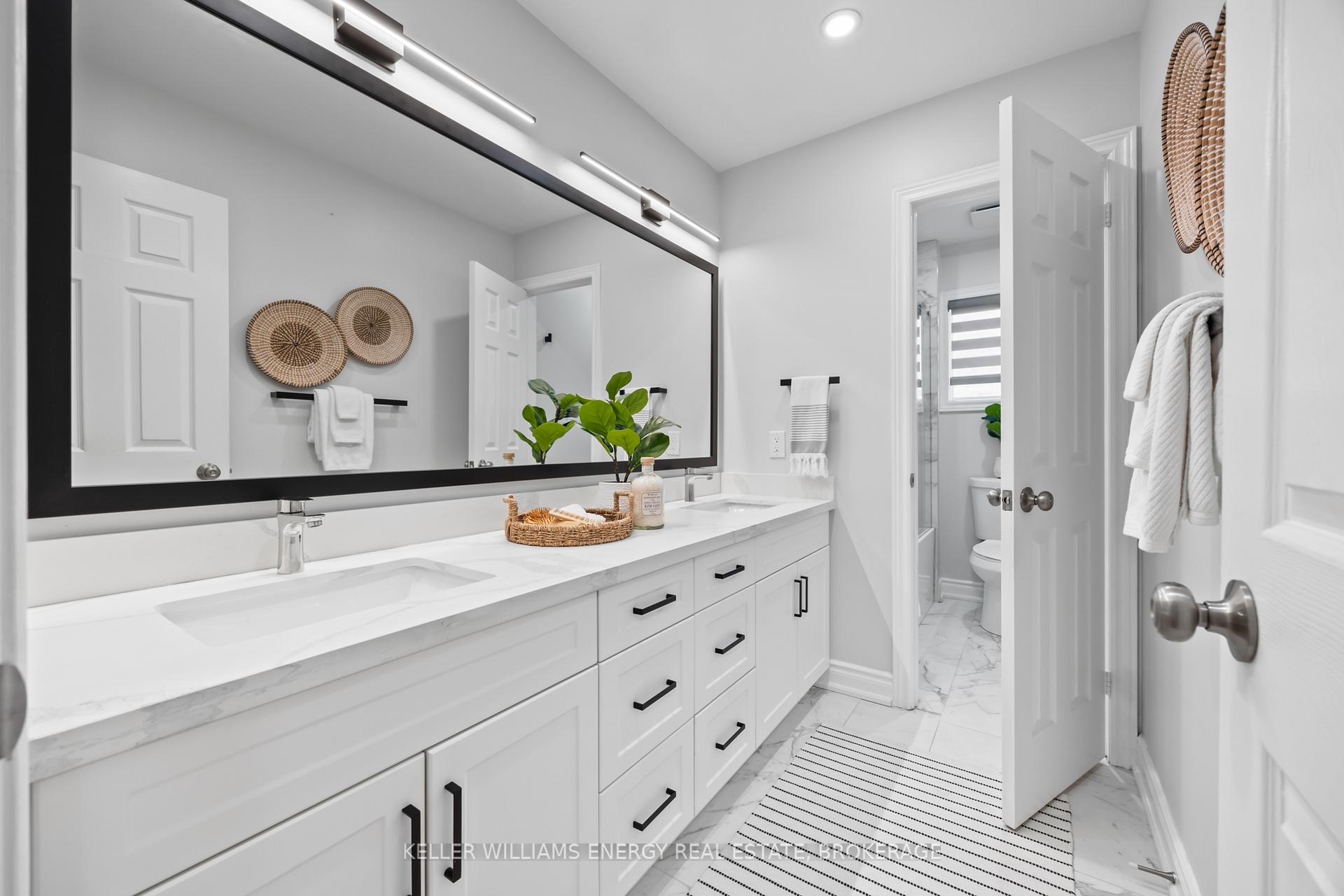 Photo 30 of 842 Darwin Drive, Pickering, Dunbarton — HOMEH