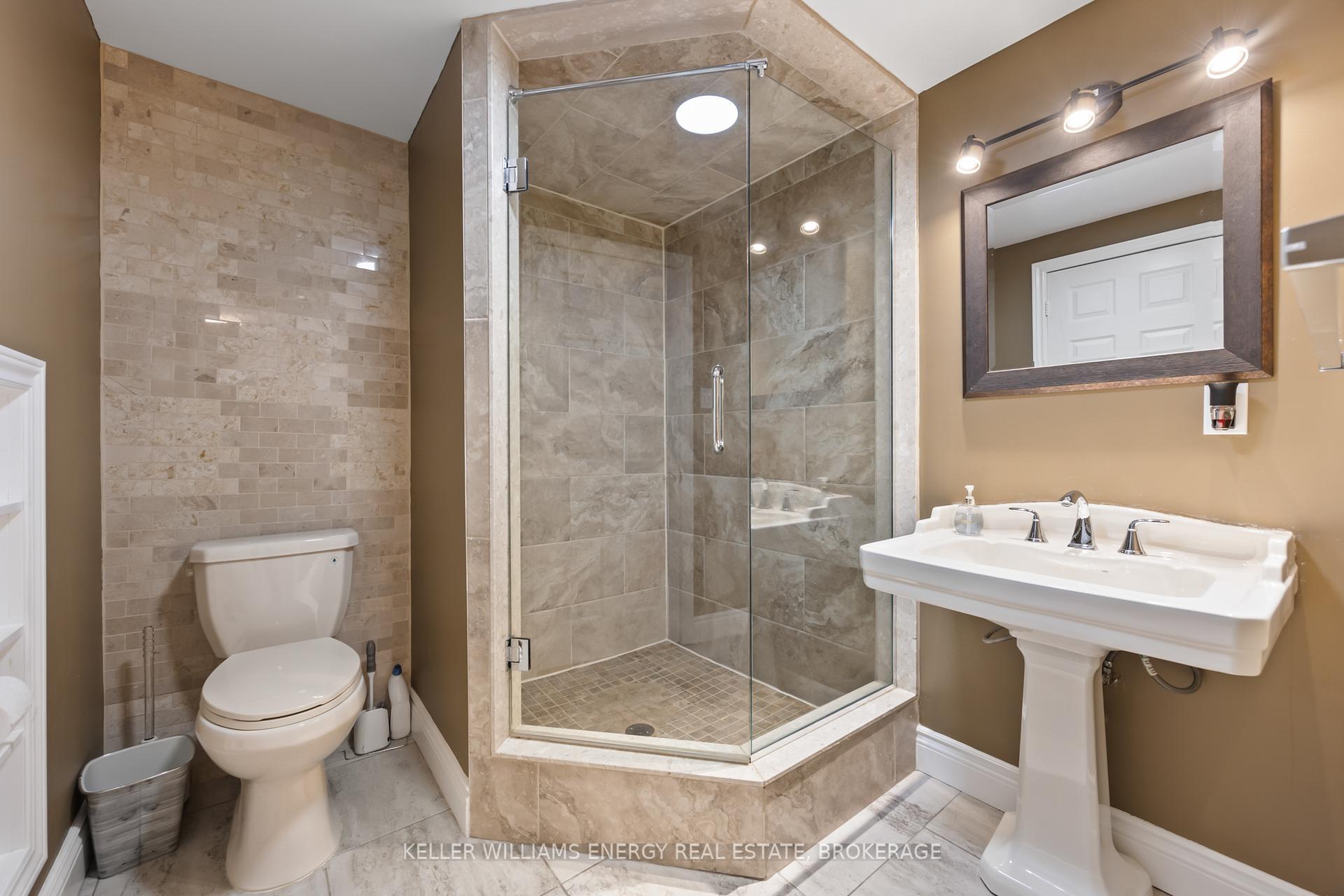 Photo 39 of 842 Darwin Drive, Pickering, Dunbarton — HOMEH