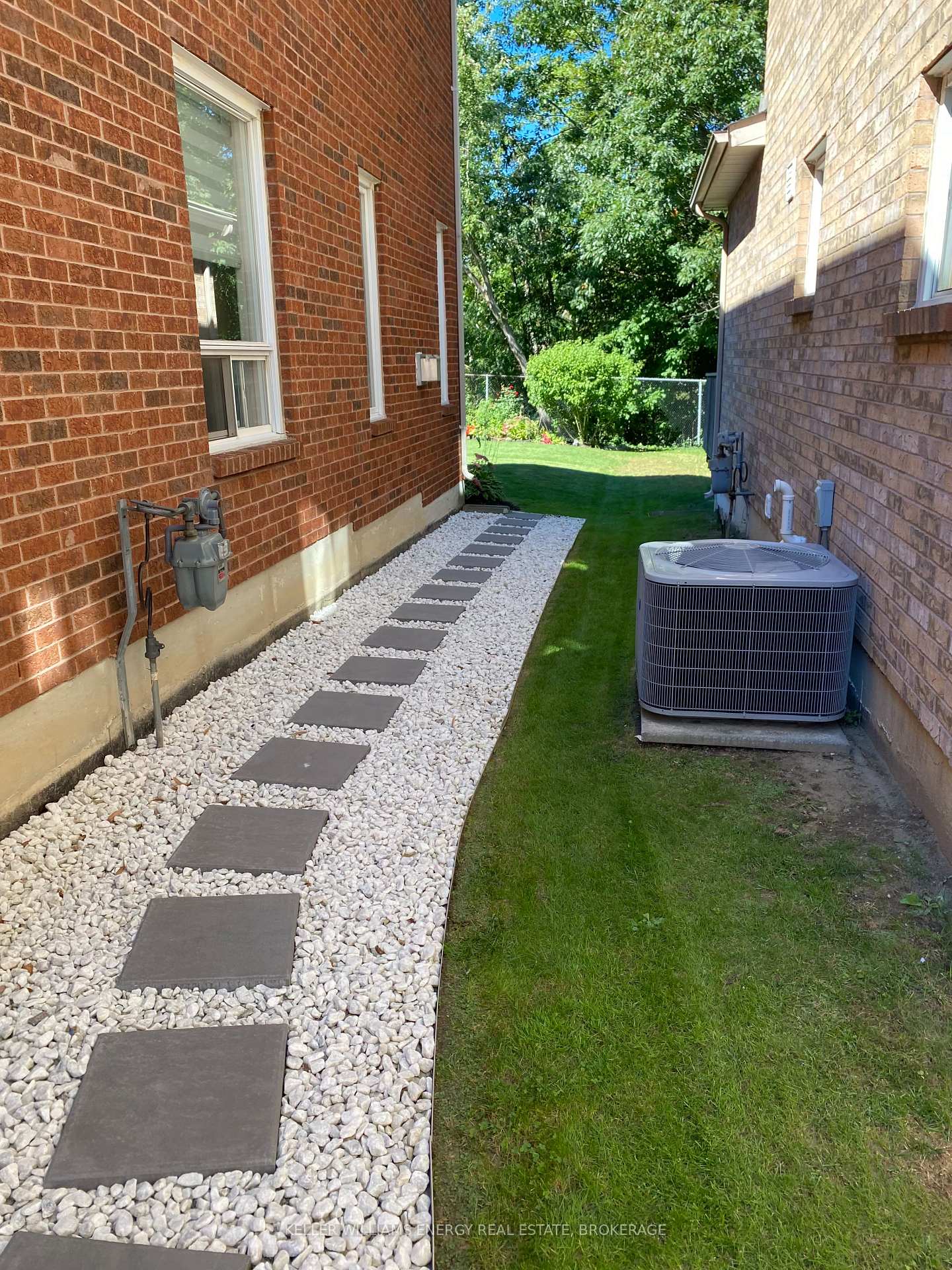 Photo 45 of 842 Darwin Drive, Pickering, Dunbarton — HOMEH
