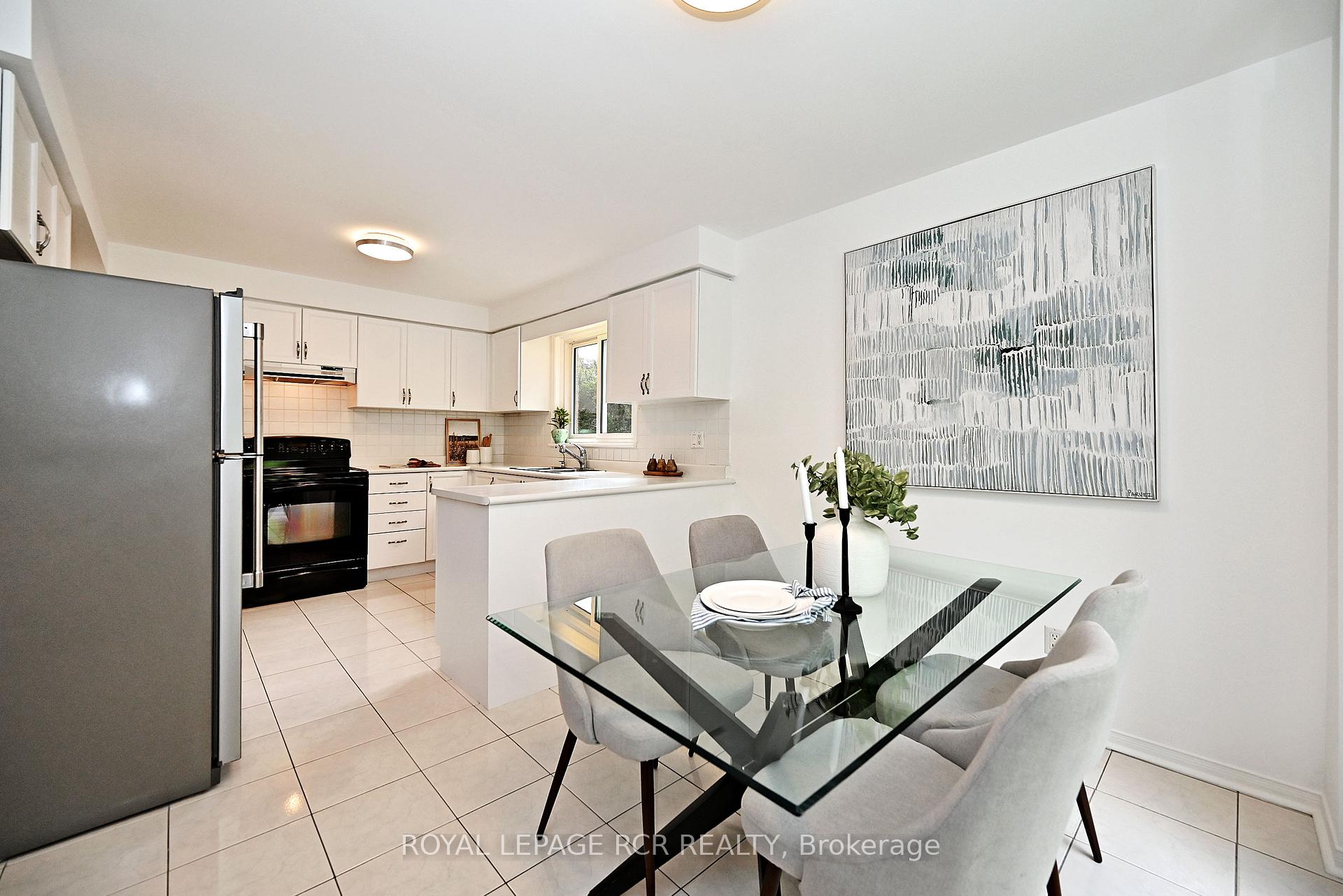 Photo 12 of 34 Cady Court, Aurora, Aurora Highlands — HOMEH