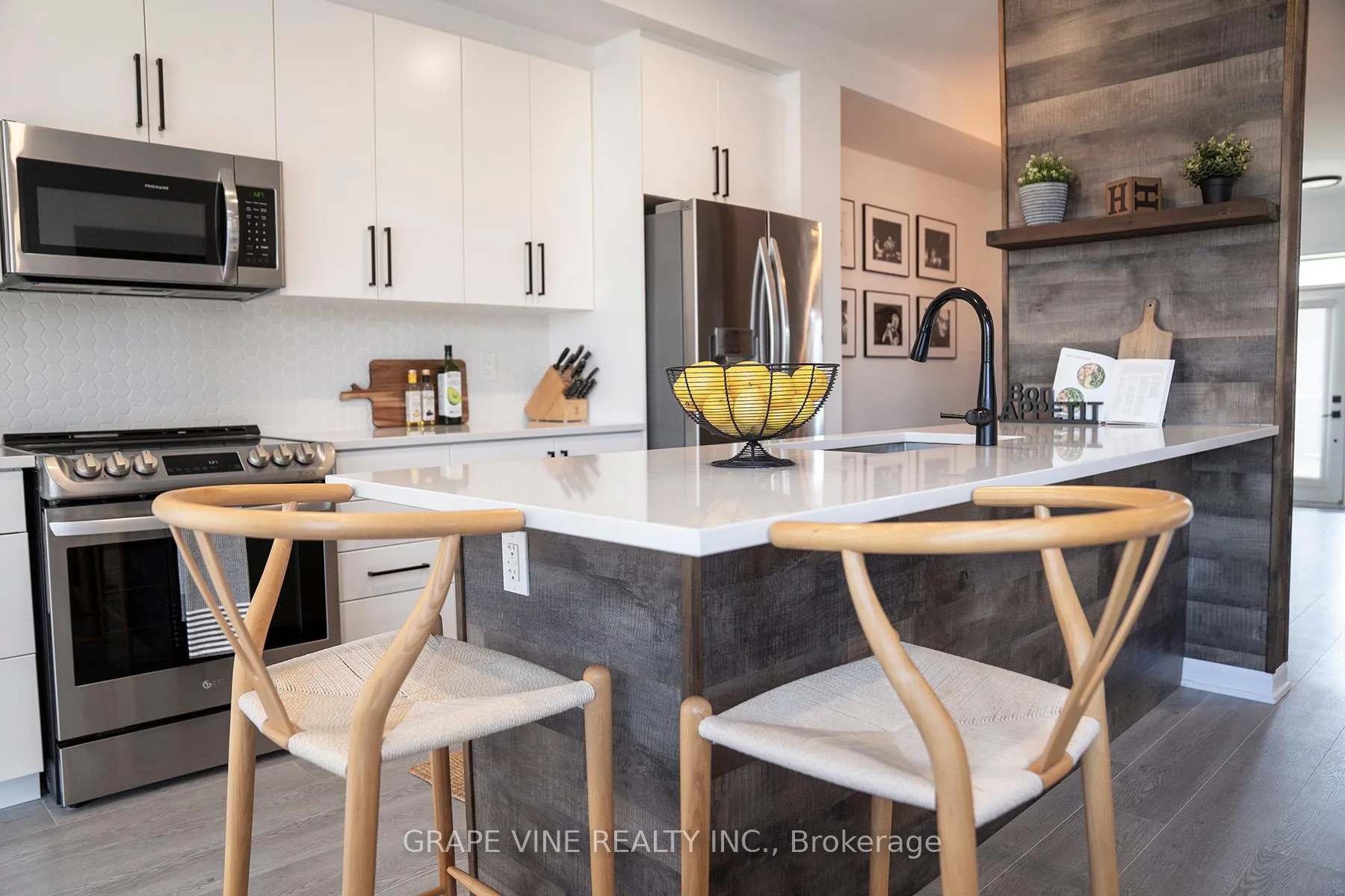 Photo 8 of 2057 Caltra Crescent, Ottawa, Barrhaven - Half Moon Bay — HOMEH