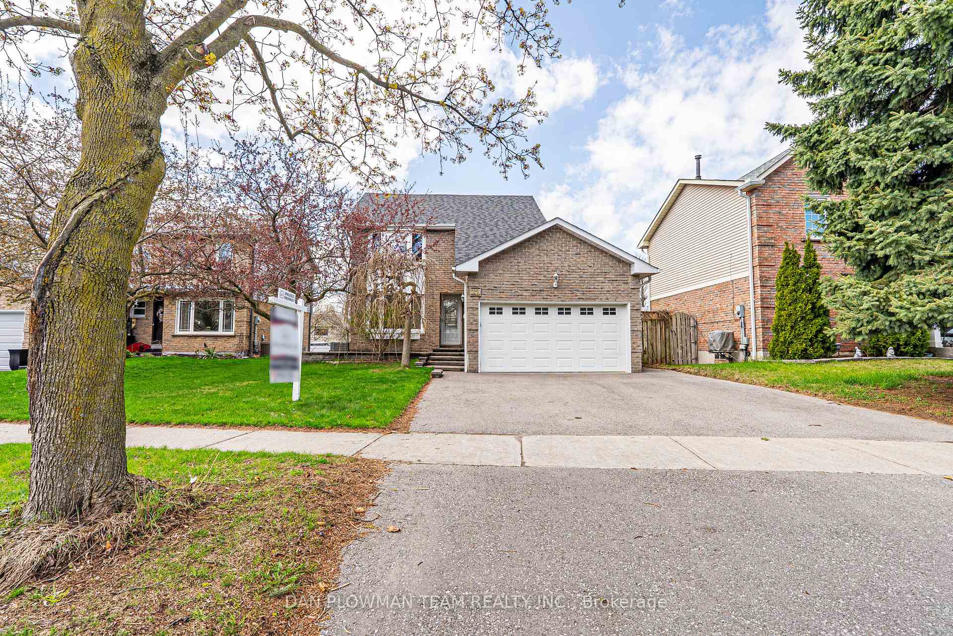 Photo 2 of 12 Vanessa Place, Whitby, Blue Grass Meadows — HOMEH