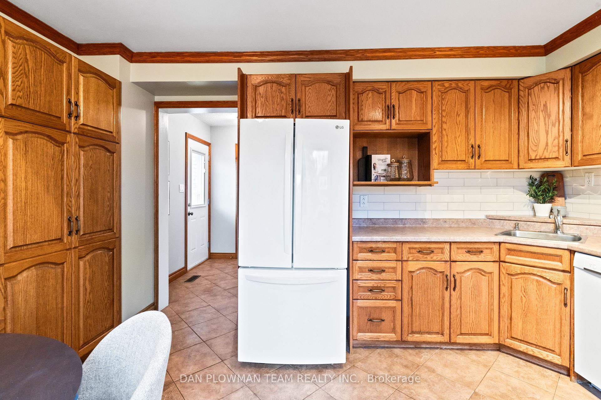 Photo 10 of 12 Vanessa Place, Whitby, Blue Grass Meadows — HOMEH