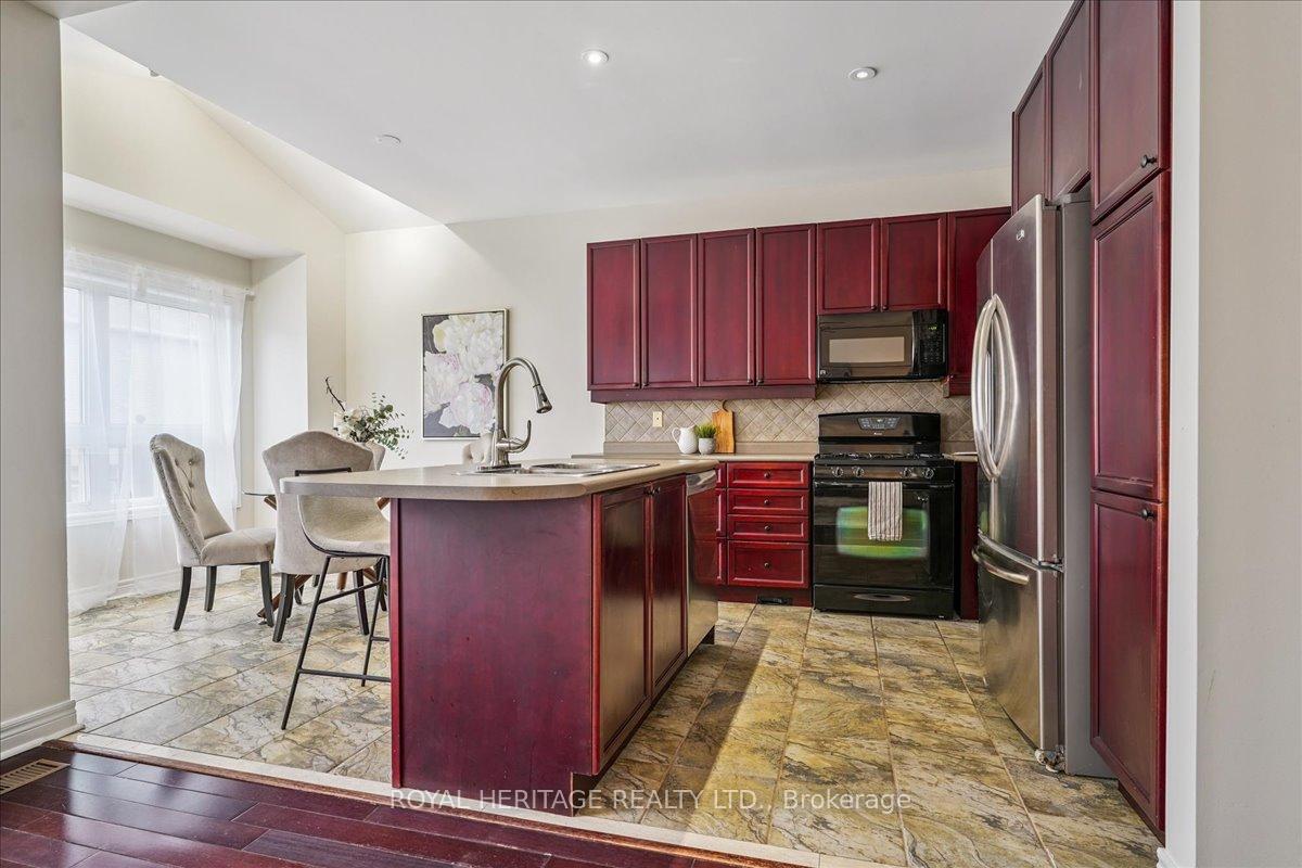 Photo 11 of 59 Styles Crescent, Ajax, Northeast Ajax — HOMEH