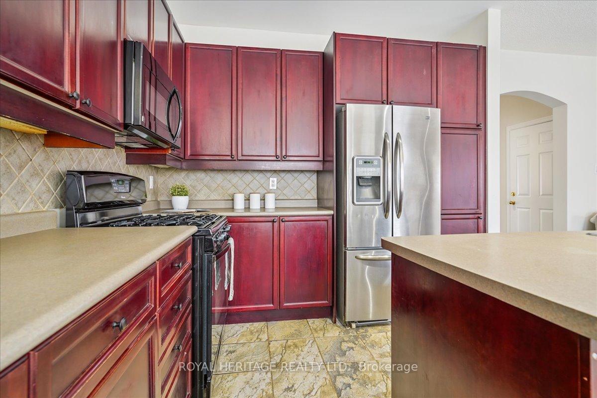 Photo 13 of 59 Styles Crescent, Ajax, Northeast Ajax — HOMEH