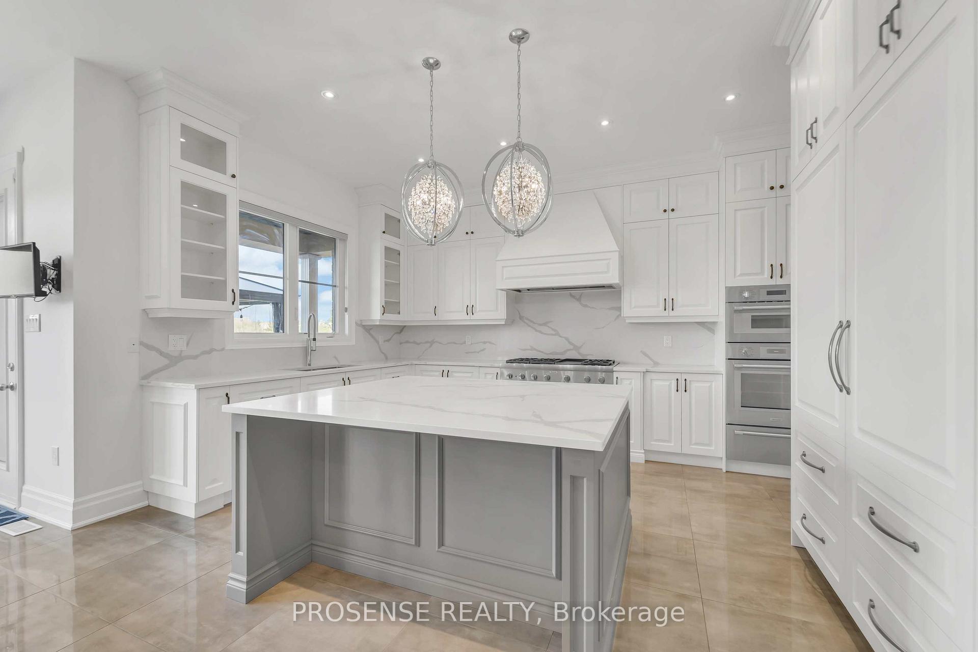 Photo 14 of 32 Rolling Green Court, Vaughan, Kleinburg — HOMEH