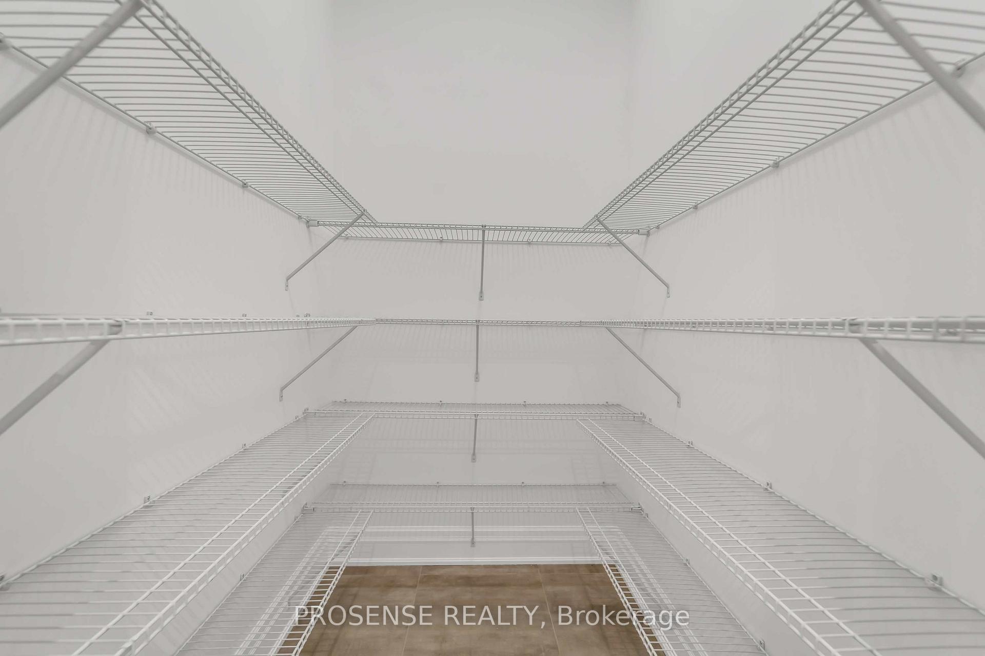 Photo 18 of 32 Rolling Green Court, Vaughan, Kleinburg — HOMEH