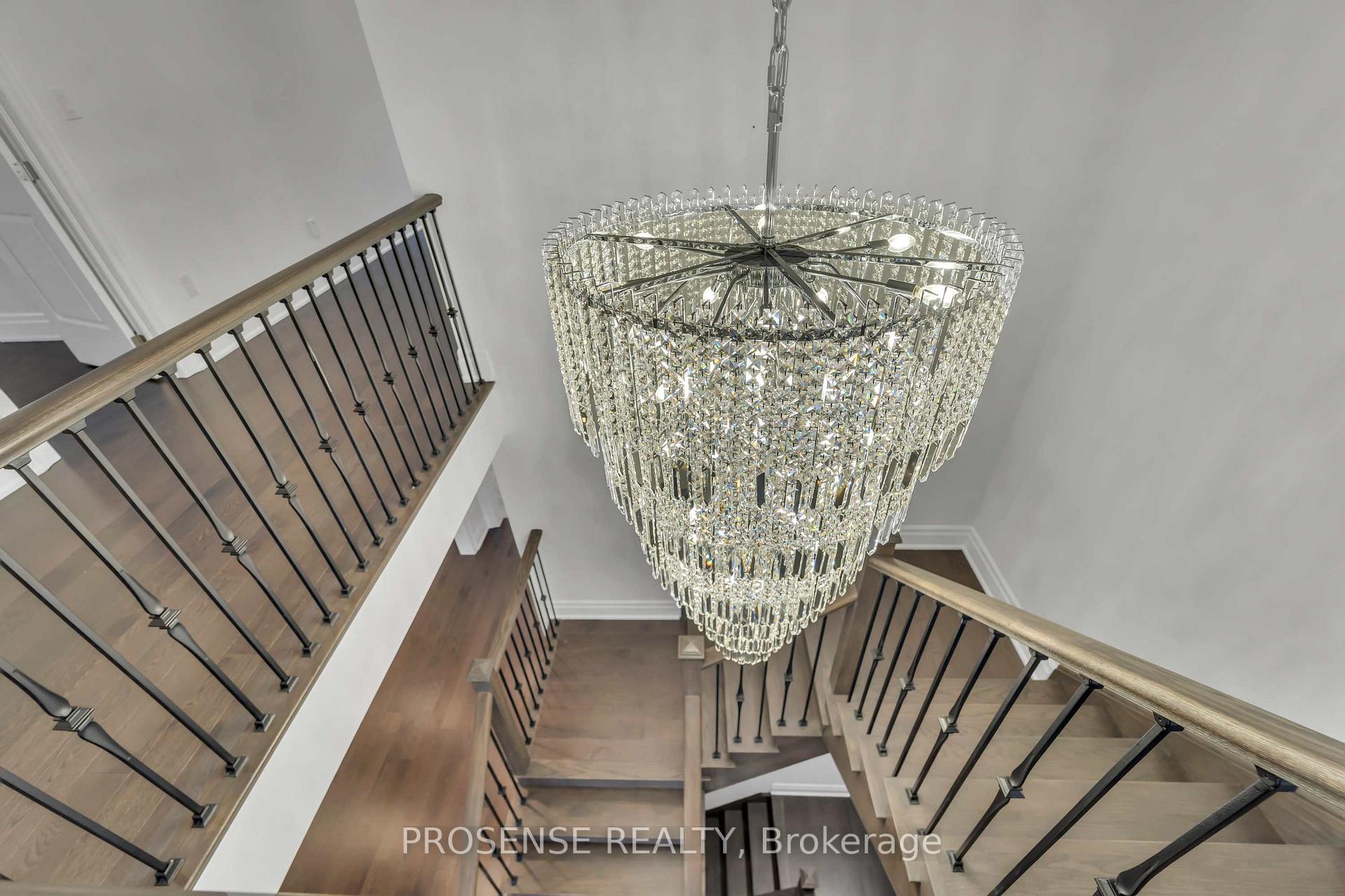 Photo 21 of 32 Rolling Green Court, Vaughan, Kleinburg — HOMEH
