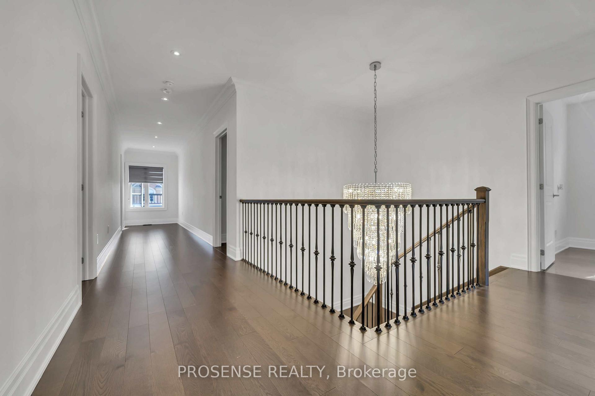 Photo 22 of 32 Rolling Green Court, Vaughan, Kleinburg — HOMEH
