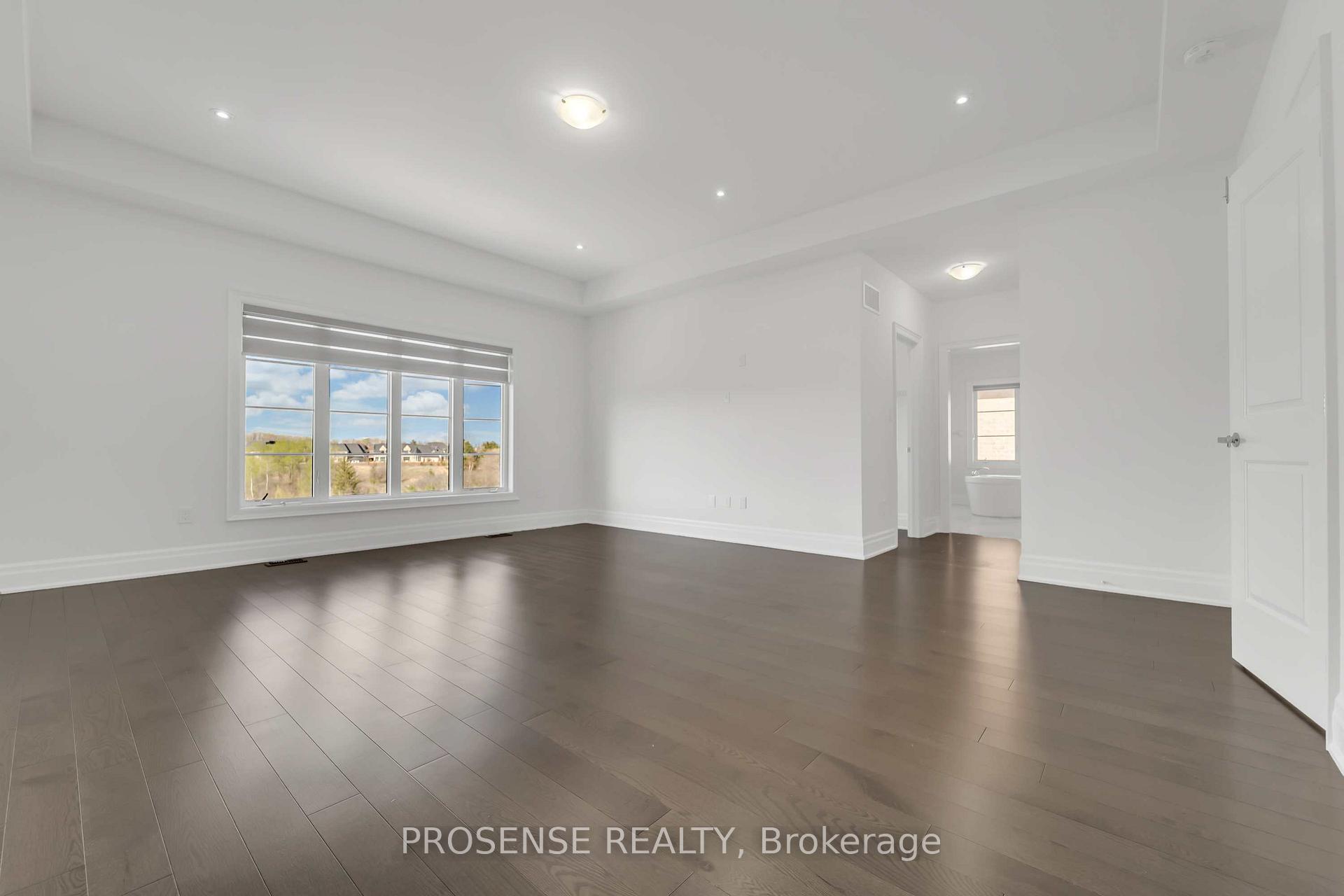 Photo 24 of 32 Rolling Green Court, Vaughan, Kleinburg — HOMEH