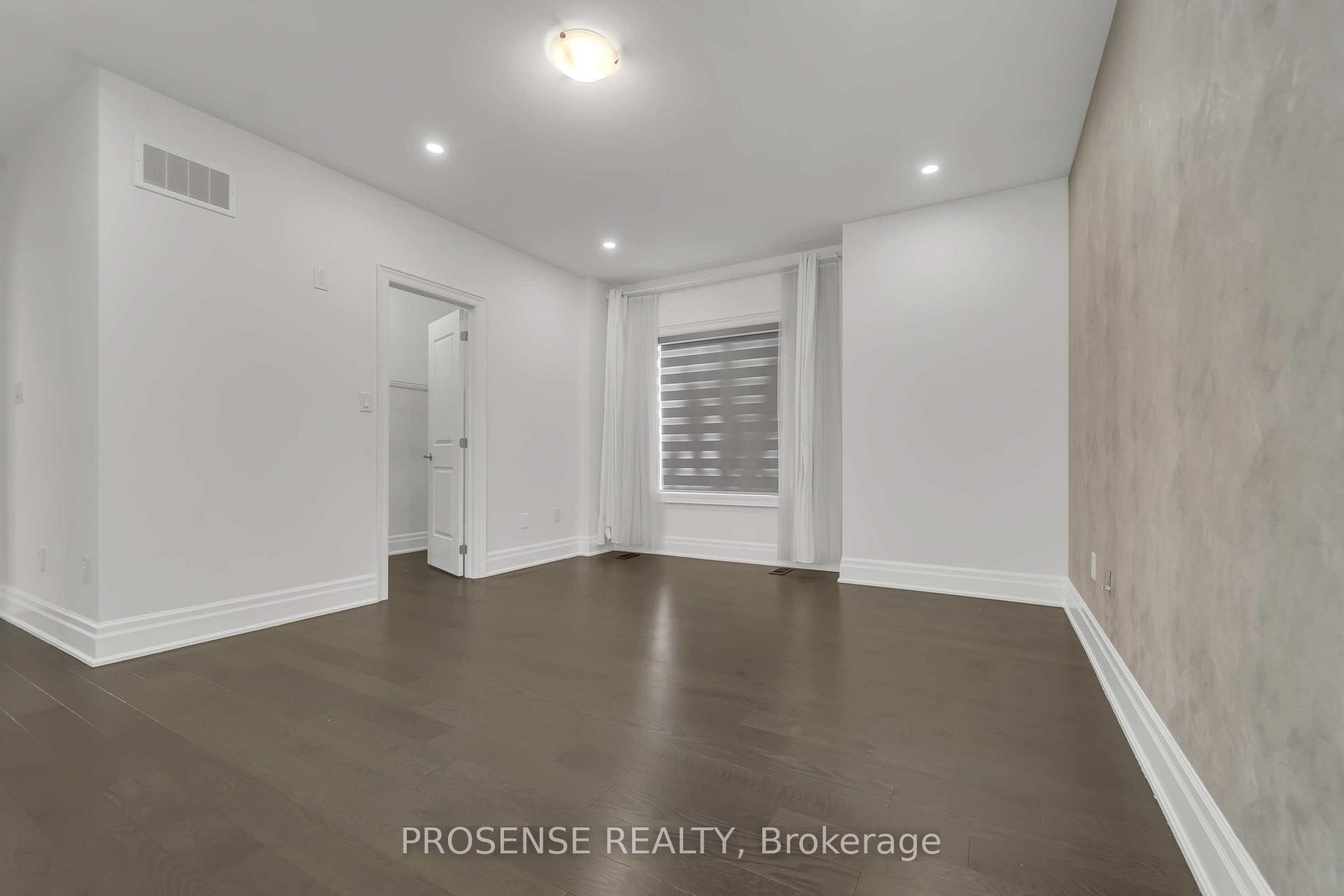 Photo 27 of 32 Rolling Green Court, Vaughan, Kleinburg — HOMEH