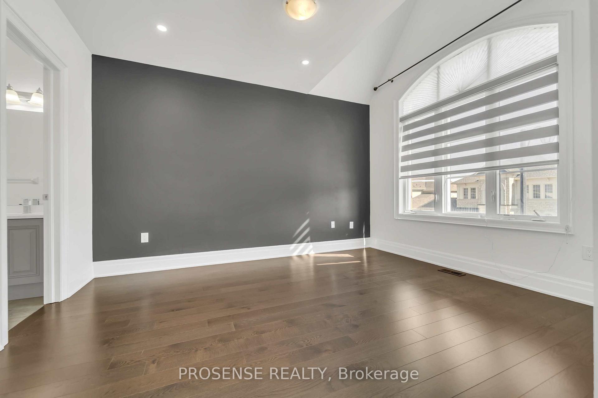 Photo 29 of 32 Rolling Green Court, Vaughan, Kleinburg — HOMEH