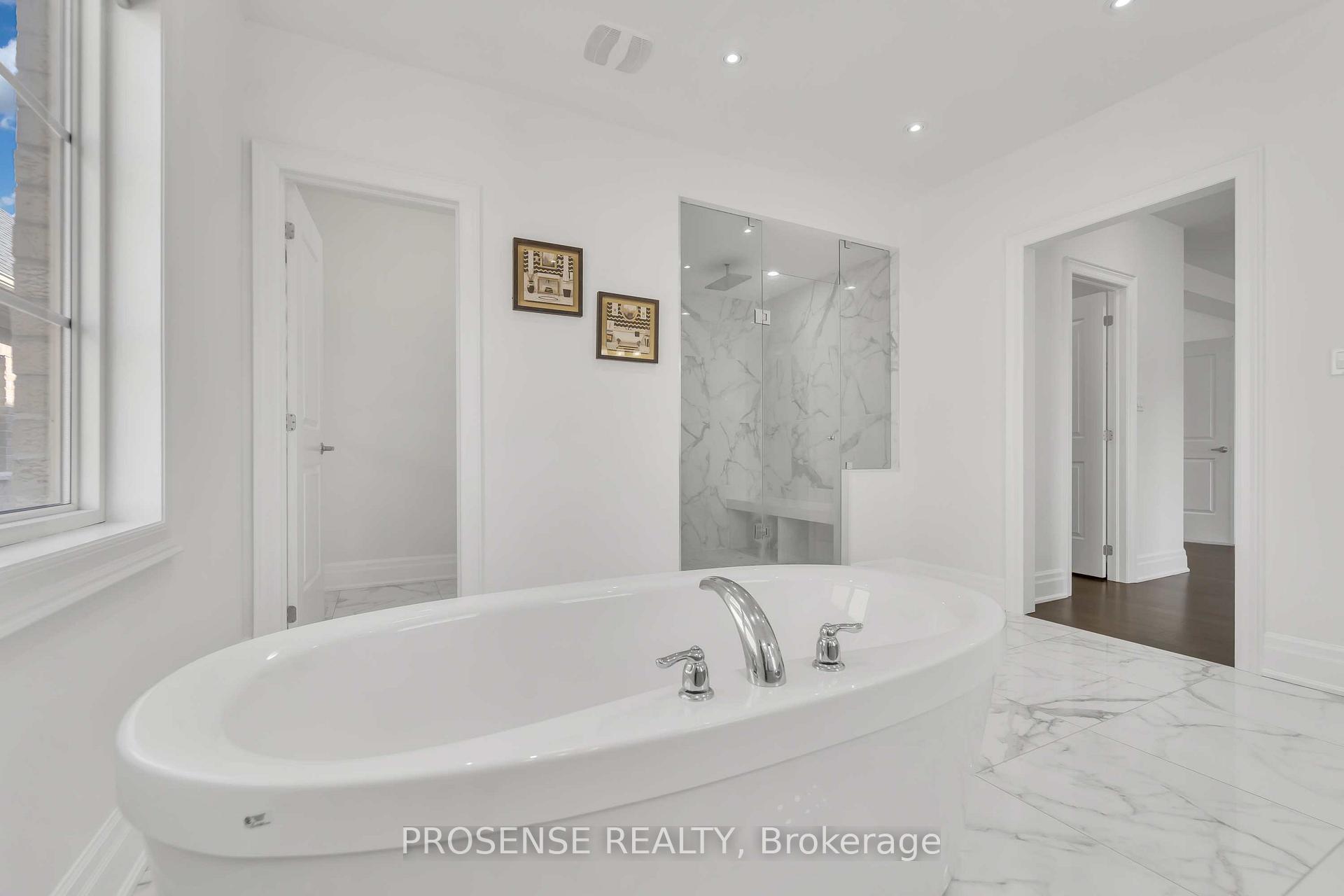 Photo 33 of 32 Rolling Green Court, Vaughan, Kleinburg — HOMEH