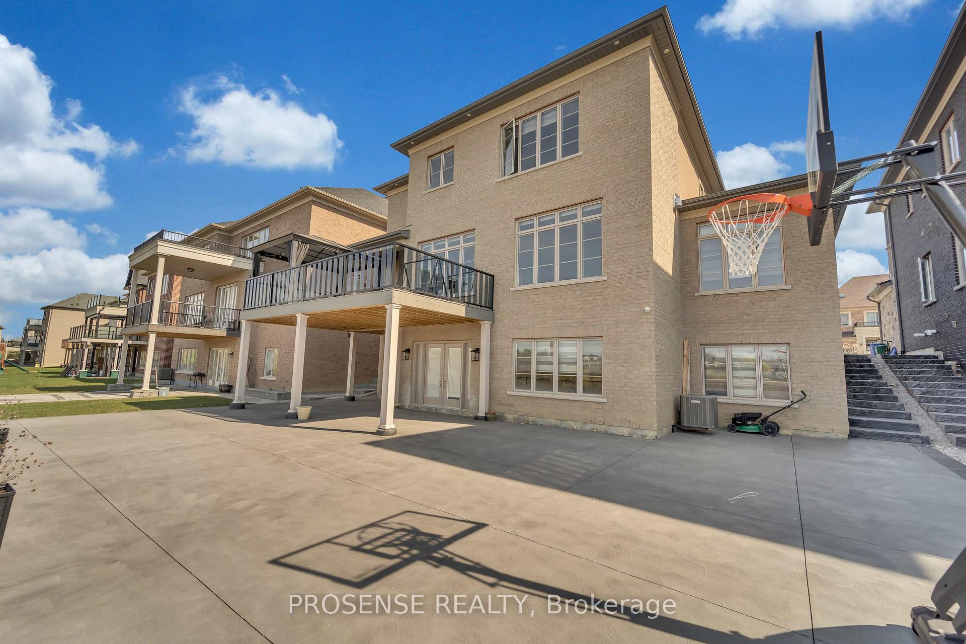 Photo 37 of 32 Rolling Green Court, Vaughan, Kleinburg — HOMEH