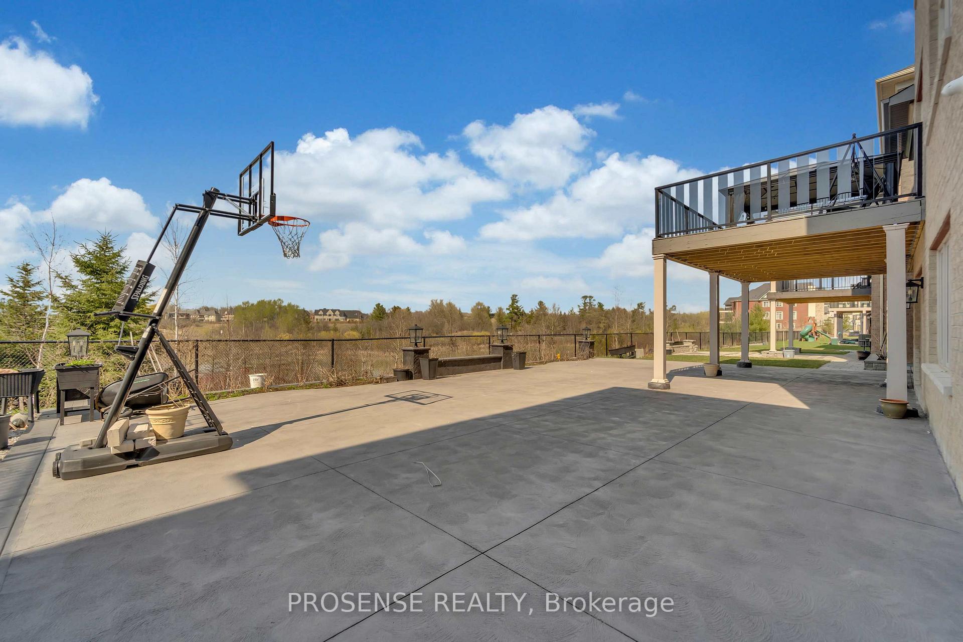 Photo 39 of 32 Rolling Green Court, Vaughan, Kleinburg — HOMEH