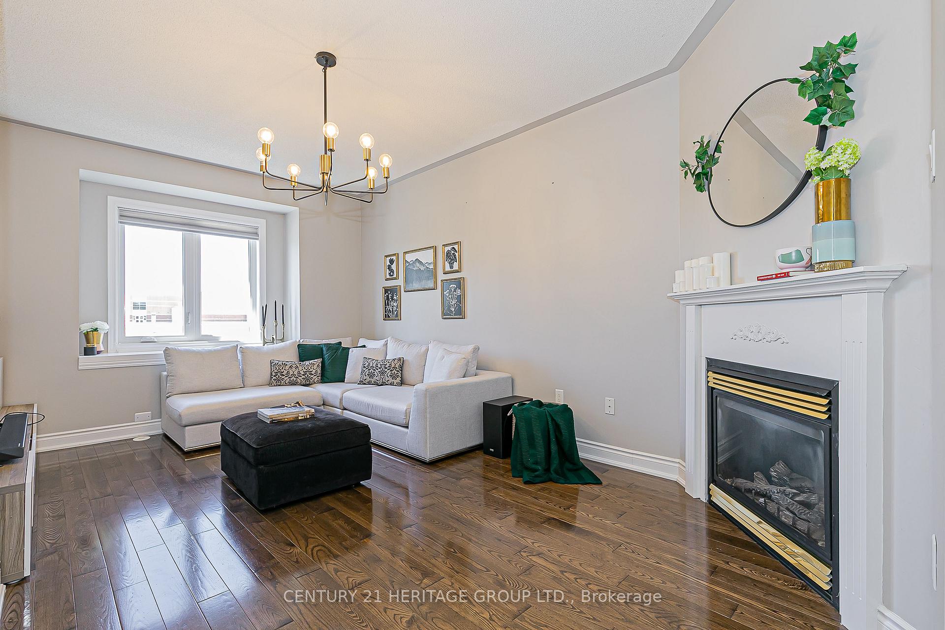 Photo 13 of 37 Peak Point Boulevard, Vaughan, Rural Vaughan — HOMEH