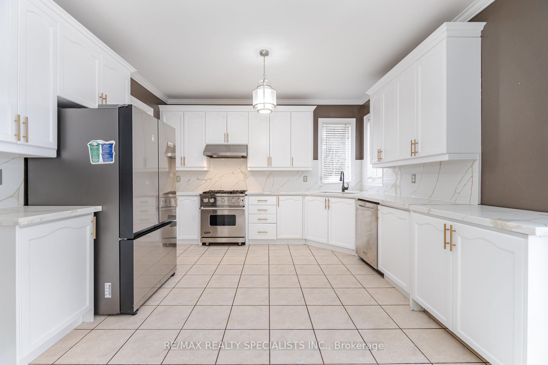 Photo 8 of 17 Montcalm Boulevard, Vaughan, Vellore Village — HOMEH