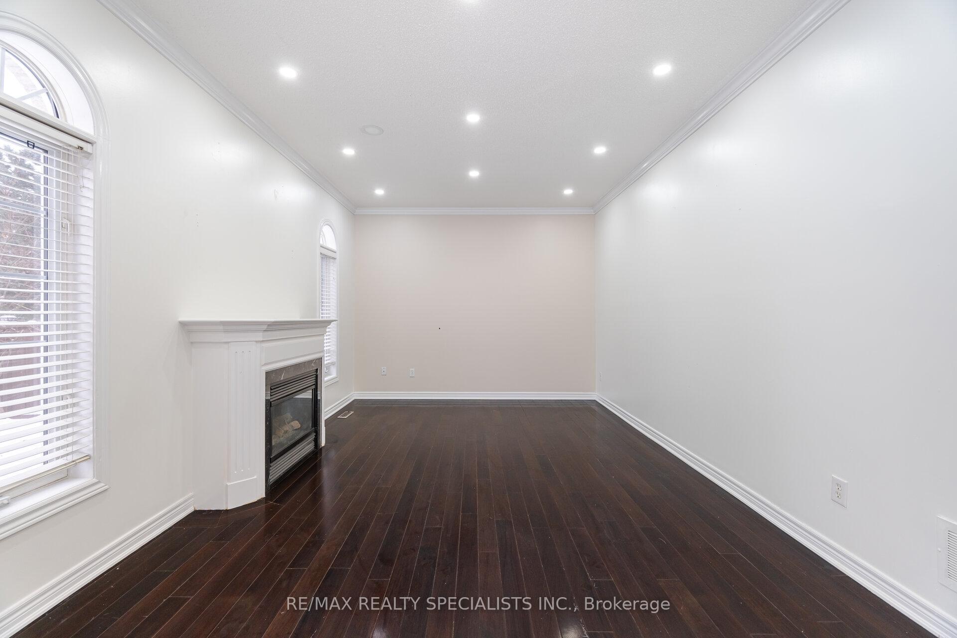Photo 14 of 17 Montcalm Boulevard, Vaughan, Vellore Village — HOMEH