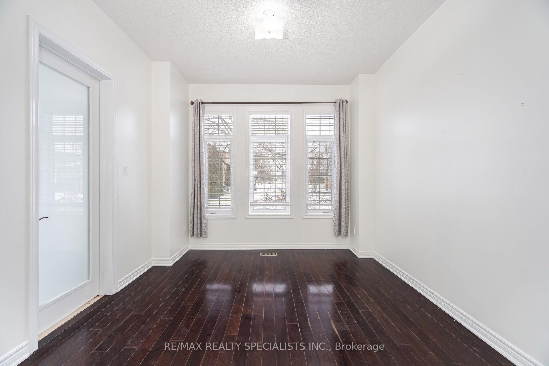 Photo 15 of 17 Montcalm Boulevard, Vaughan, Vellore Village — HOMEH