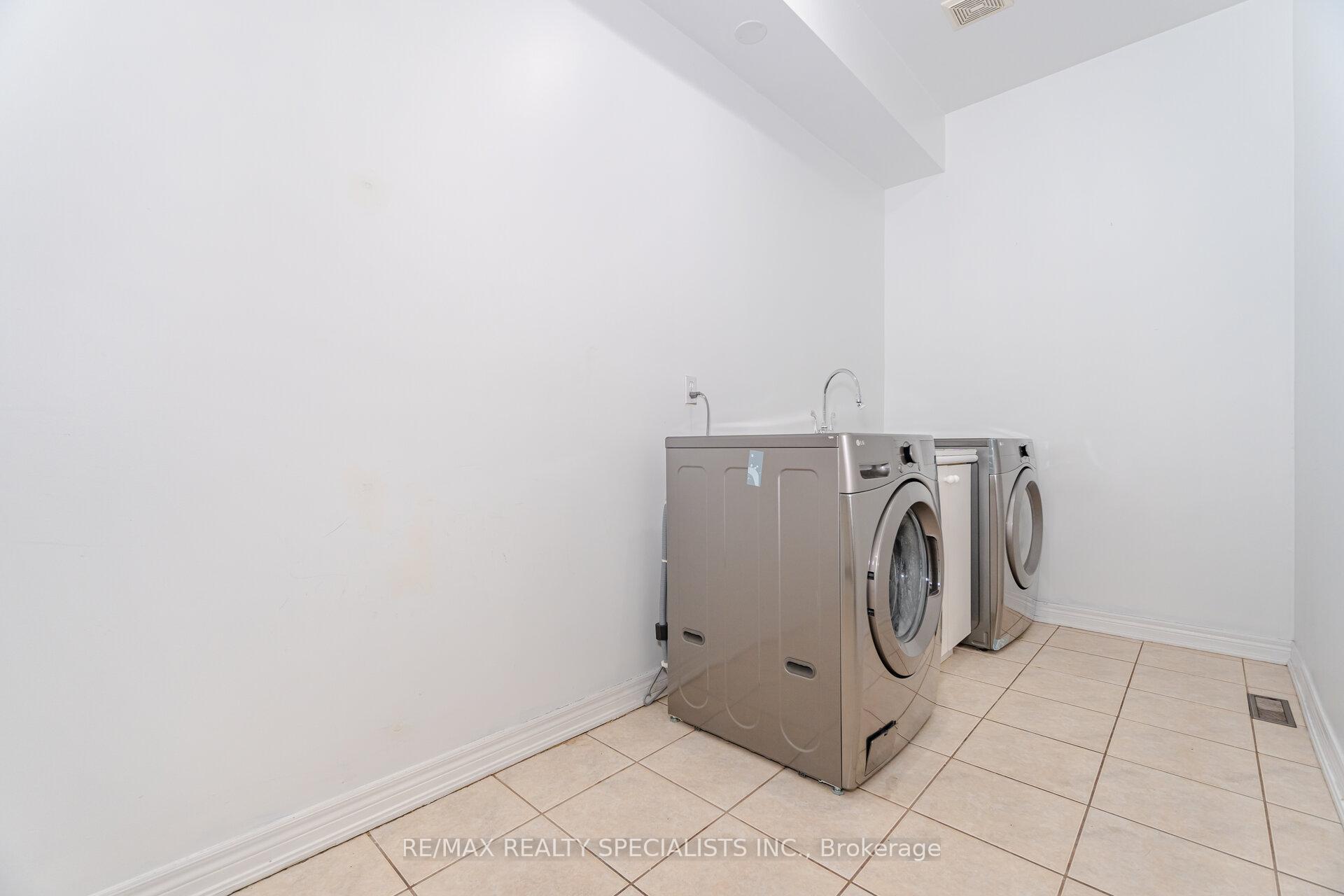 Photo 18 of 17 Montcalm Boulevard, Vaughan, Vellore Village — HOMEH