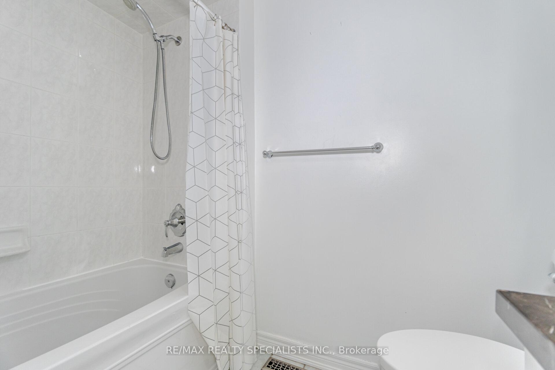 Photo 30 of 17 Montcalm Boulevard, Vaughan, Vellore Village — HOMEH