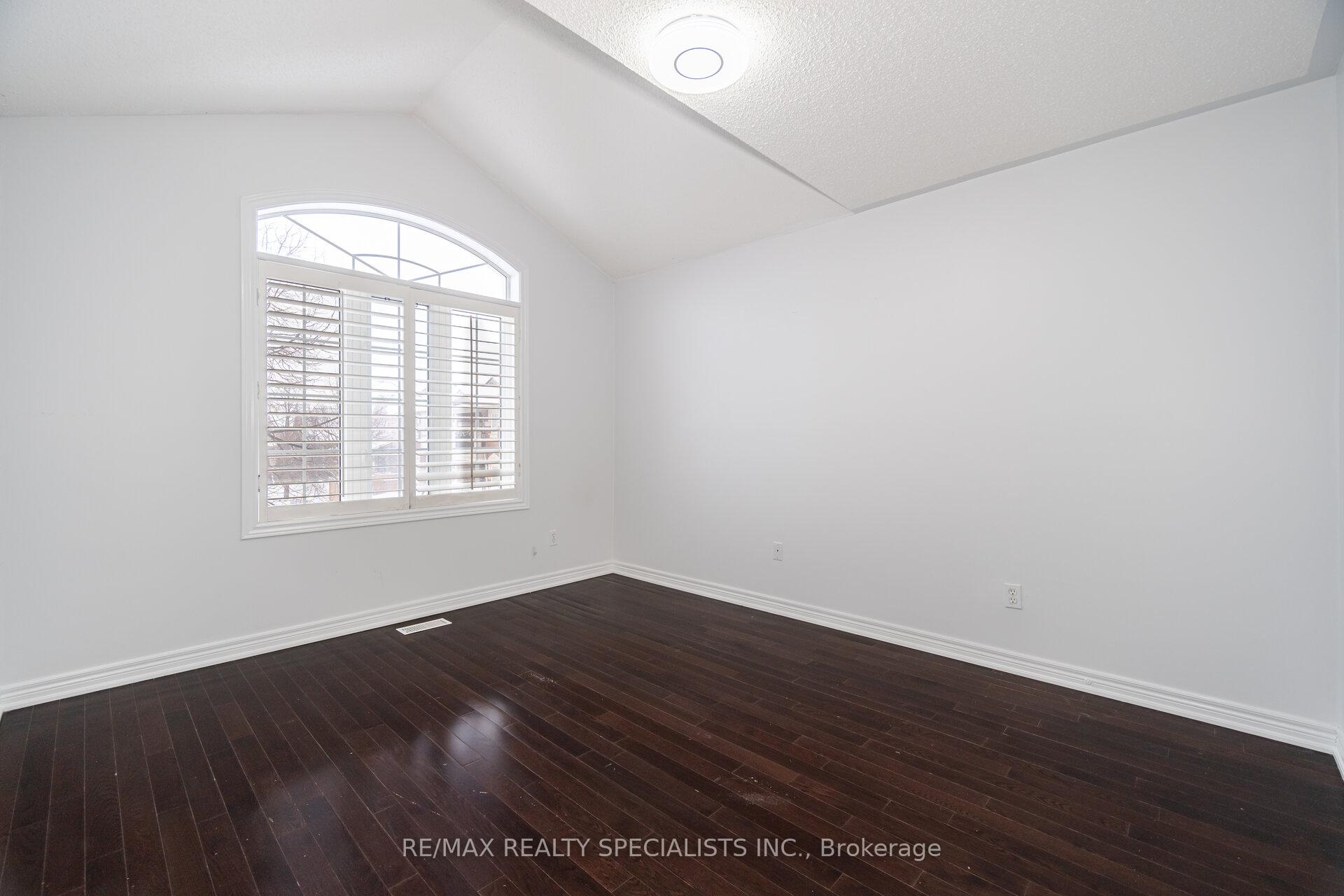 Photo 32 of 17 Montcalm Boulevard, Vaughan, Vellore Village — HOMEH