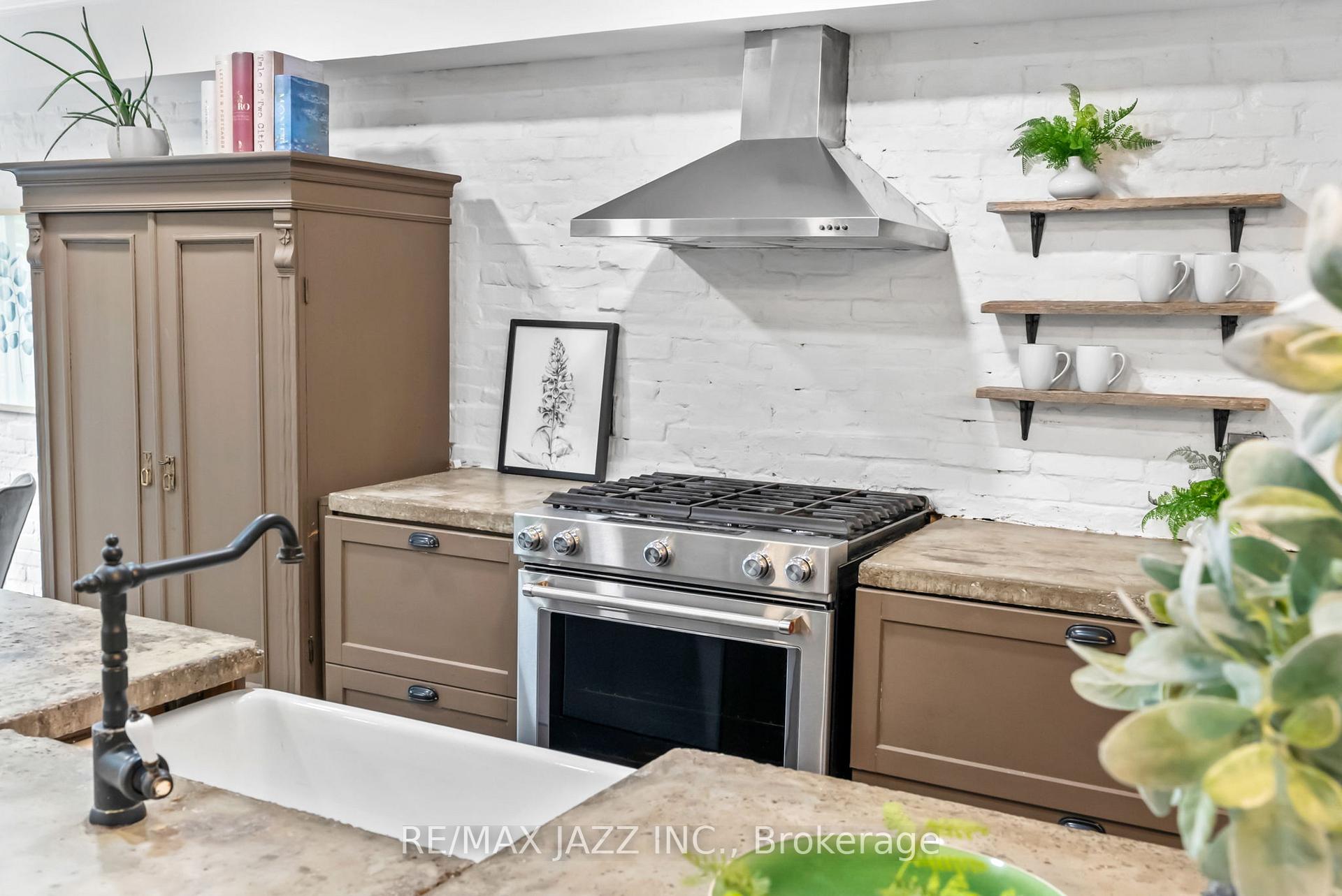 Photo 12 of 119 Bettina Place, Whitby, Rolling Acres — HOMEH