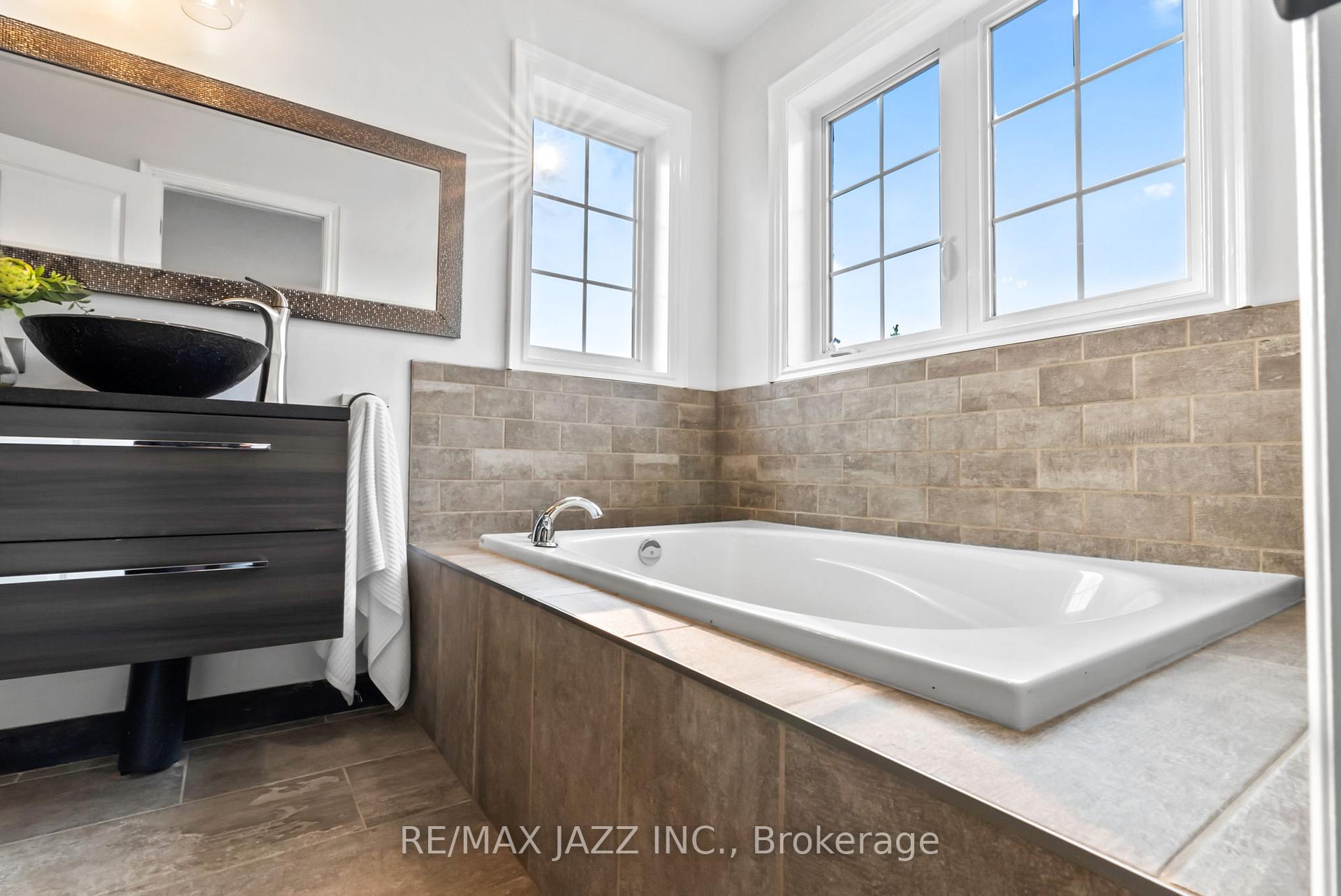 Photo 28 of 119 Bettina Place, Whitby, Rolling Acres — HOMEH