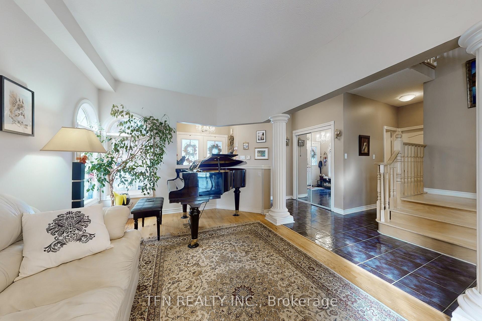 Photo 5 of 189 Humberland Drive, Richmond Hill, Oak Ridges — HOMEH