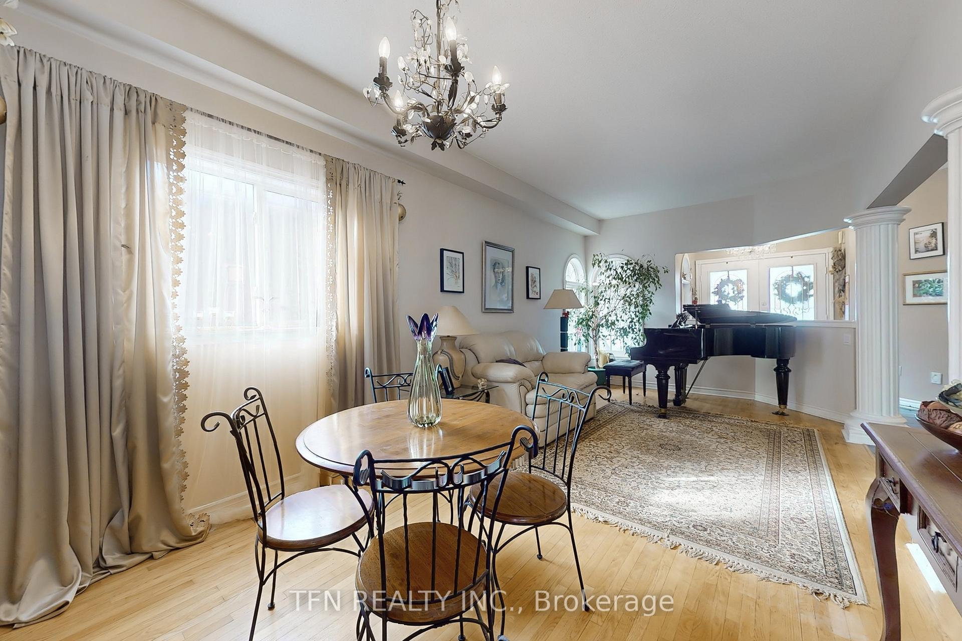 Photo 6 of 189 Humberland Drive, Richmond Hill, Oak Ridges — HOMEH