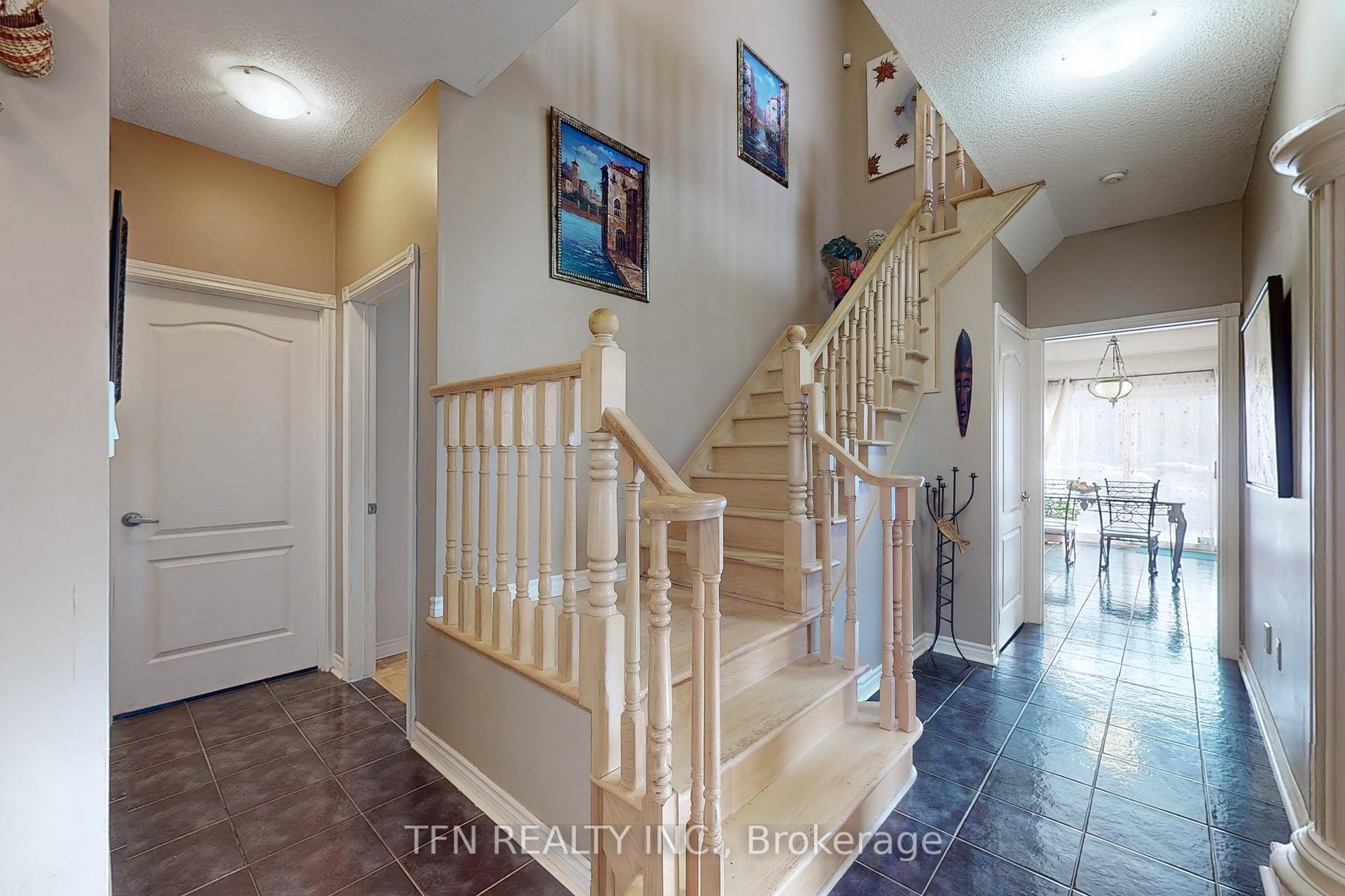 Photo 14 of 189 Humberland Drive, Richmond Hill, Oak Ridges — HOMEH