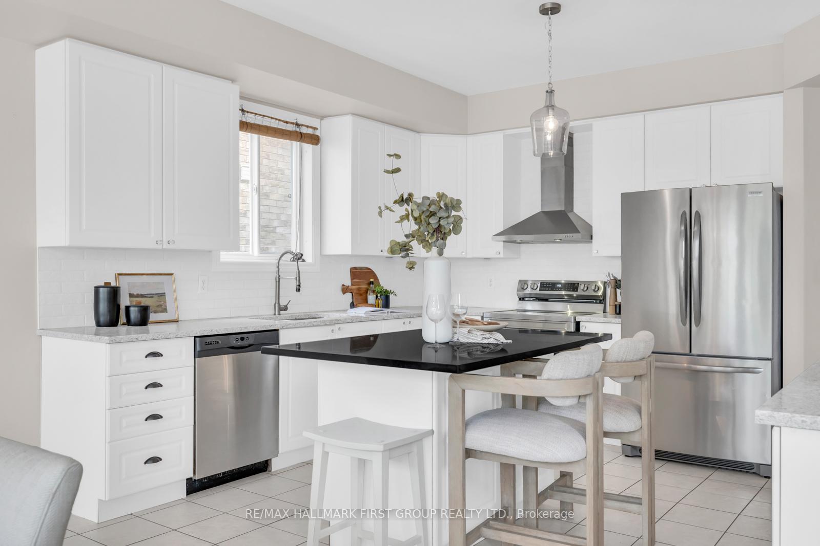 Photo 12 of 80 Darius Harns Drive, Whitby, Brooklin — HOMEH