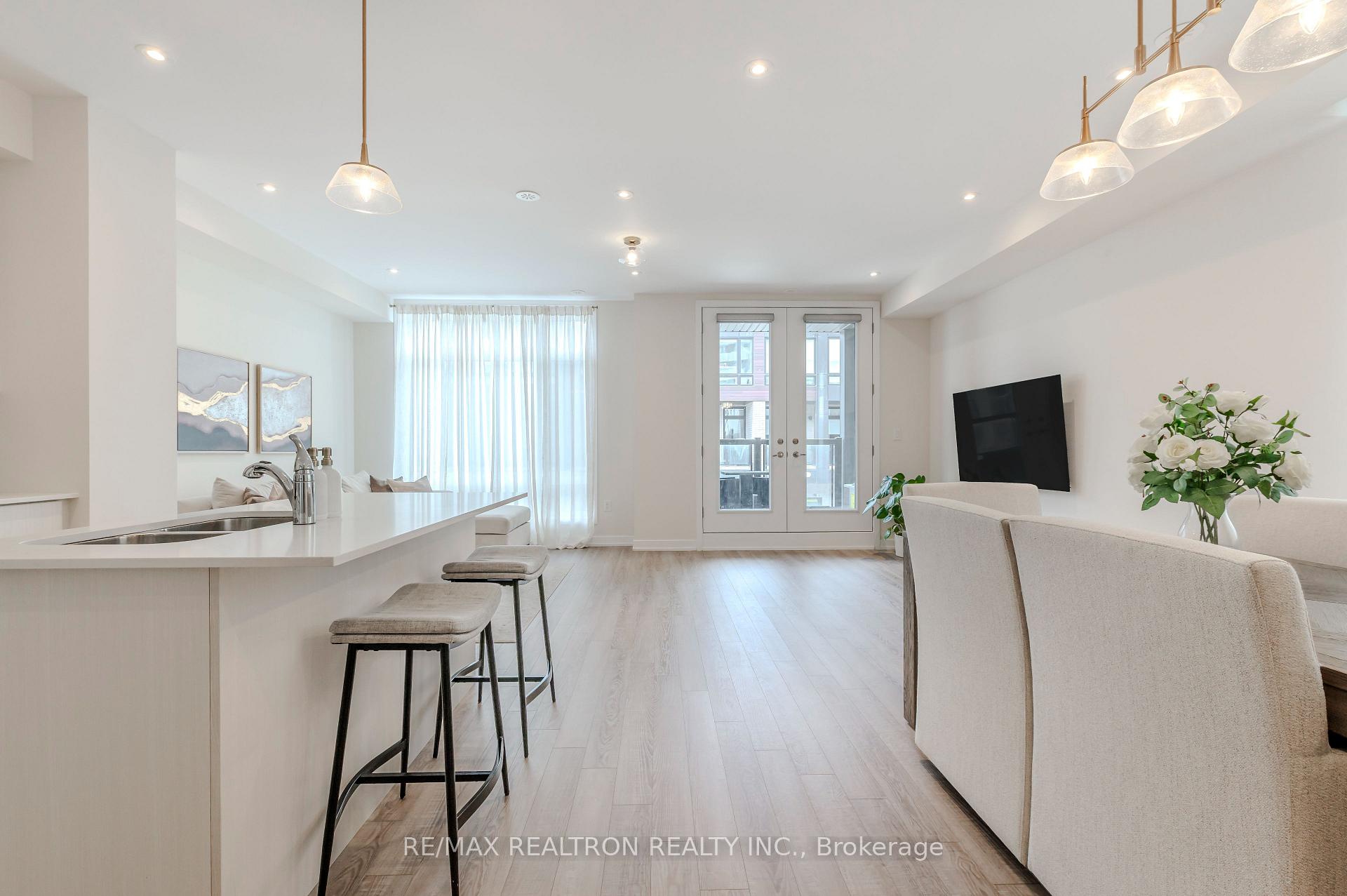 Photo 2 of 41 Chiffon Street, Vaughan, Steeles West Industrial — HOMEH