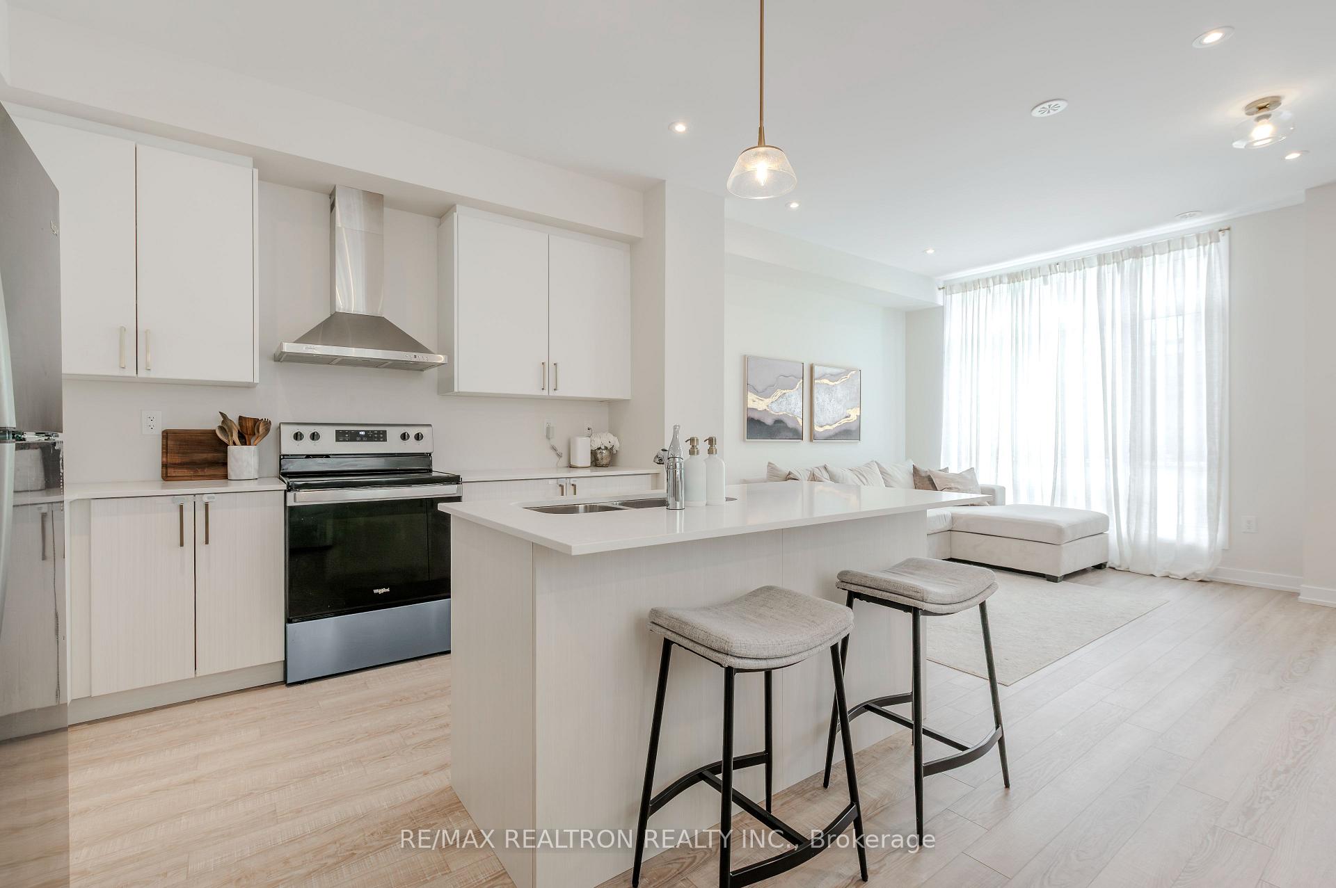 Photo 3 of 41 Chiffon Street, Vaughan, Steeles West Industrial — HOMEH