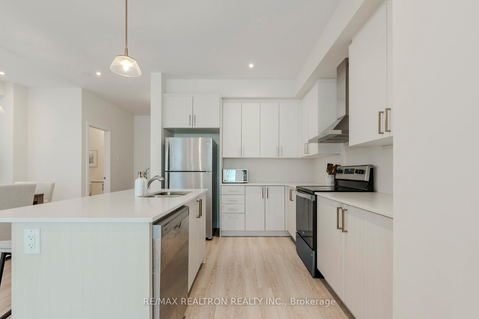 Photo 4 of 41 Chiffon Street, Vaughan, Steeles West Industrial — HOMEH