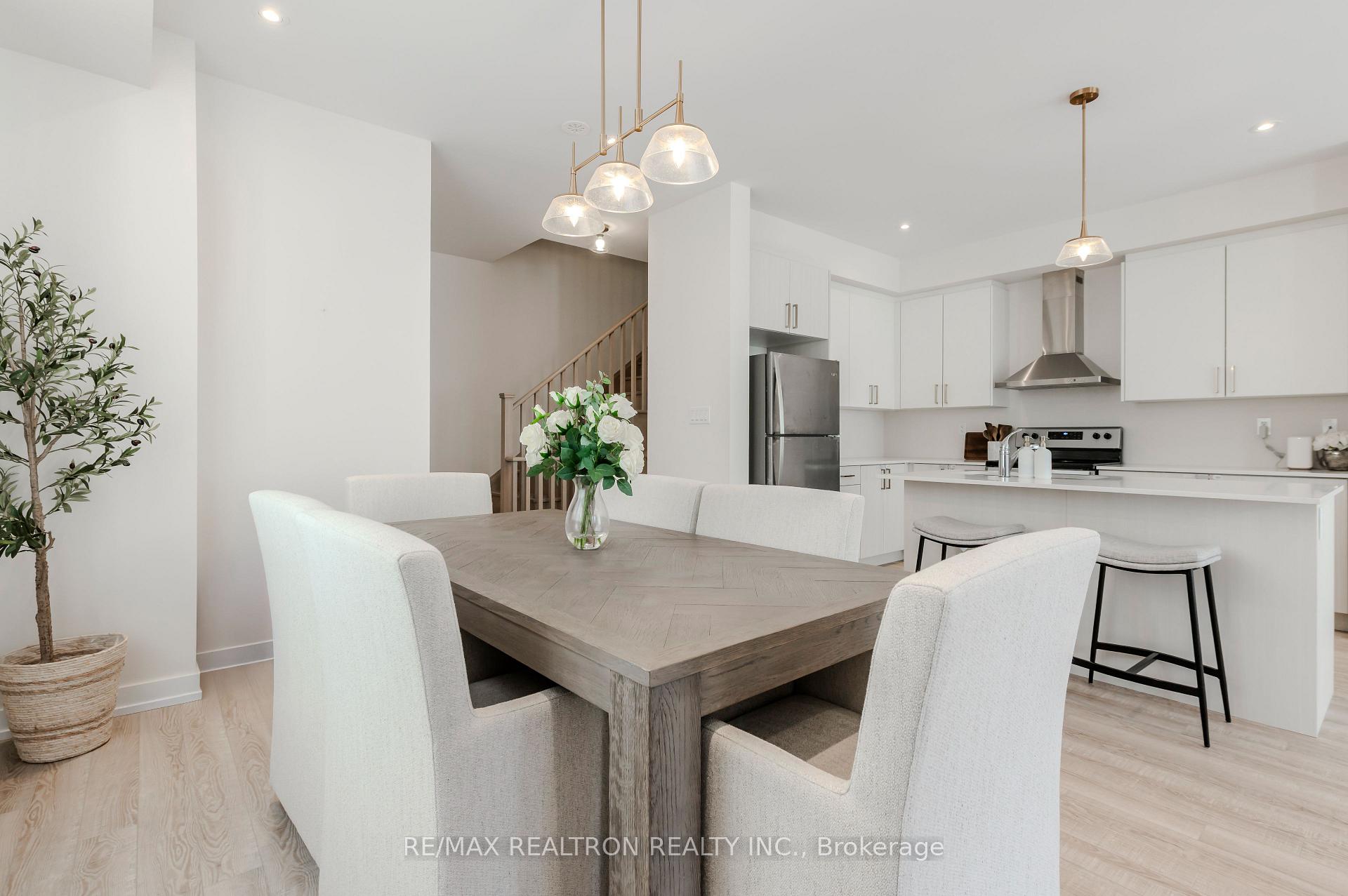 Photo 10 of 41 Chiffon Street, Vaughan, Steeles West Industrial — HOMEH