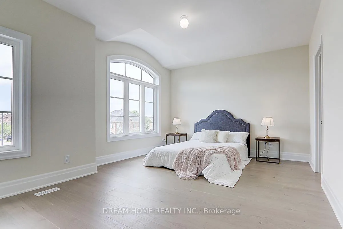 Photo 32 of 459 Via Romano Boulevard, Vaughan, Patterson — HOMEH