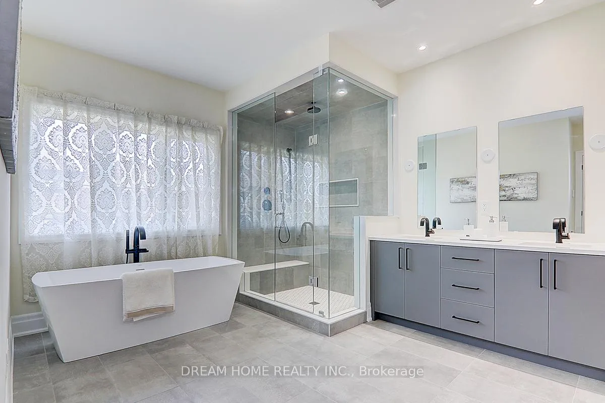 Photo 33 of 459 Via Romano Boulevard, Vaughan, Patterson — HOMEH